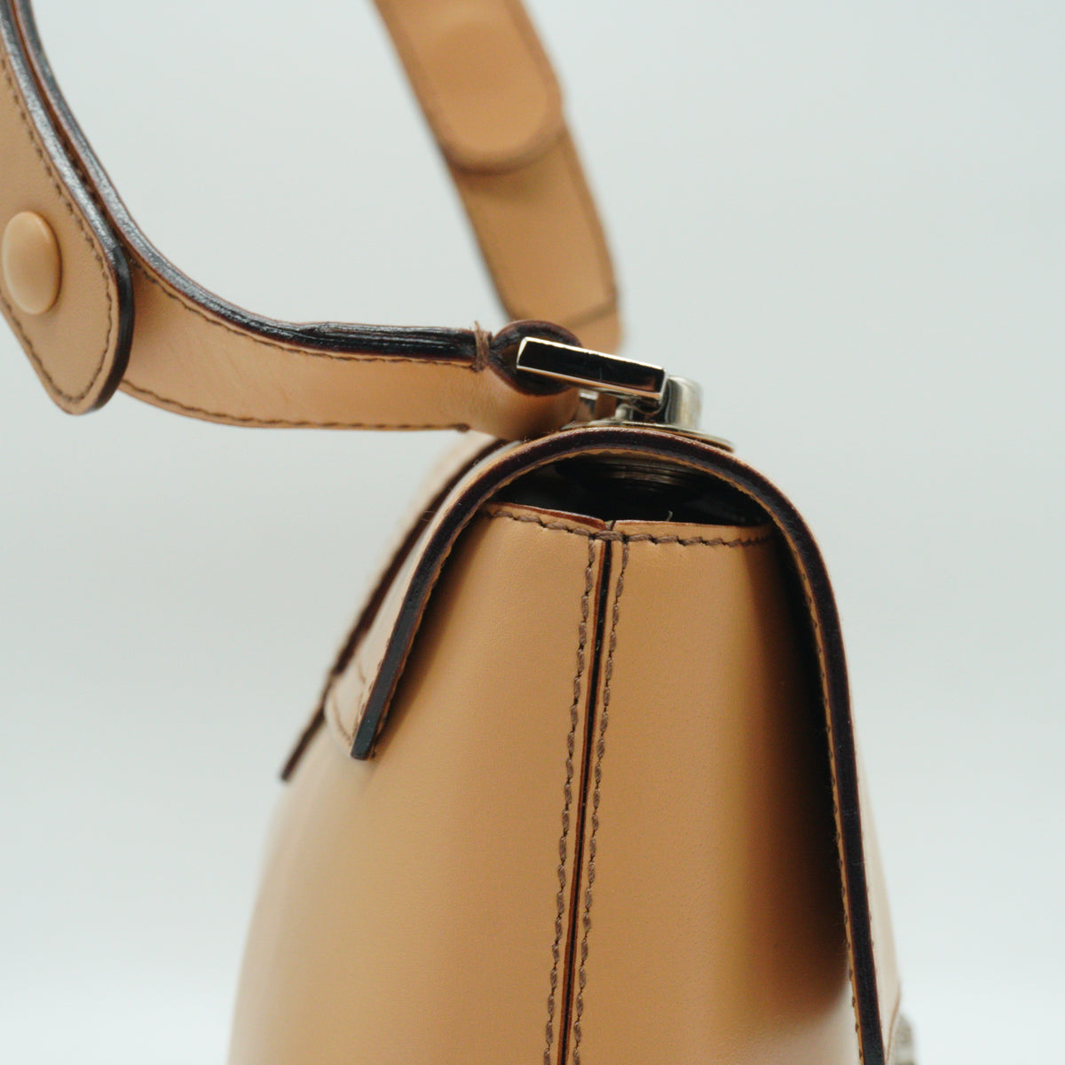 Salvatore Ferragamo	Gacini Leather Shoulder Bag Small Beige GHW