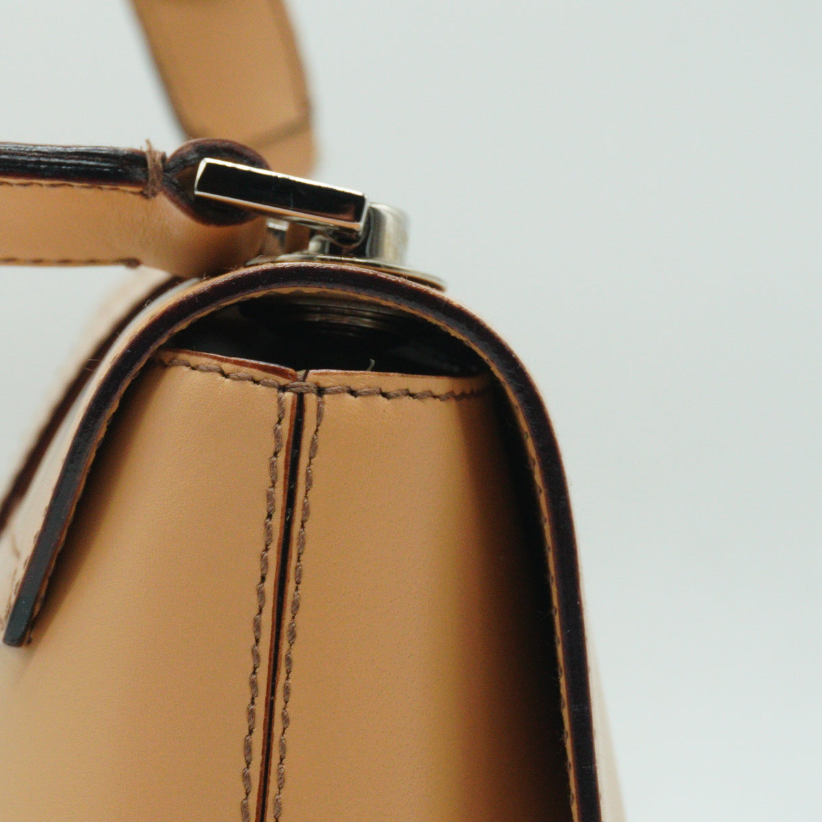 Salvatore Ferragamo	Gacini Leather Shoulder Bag Small Beige GHW