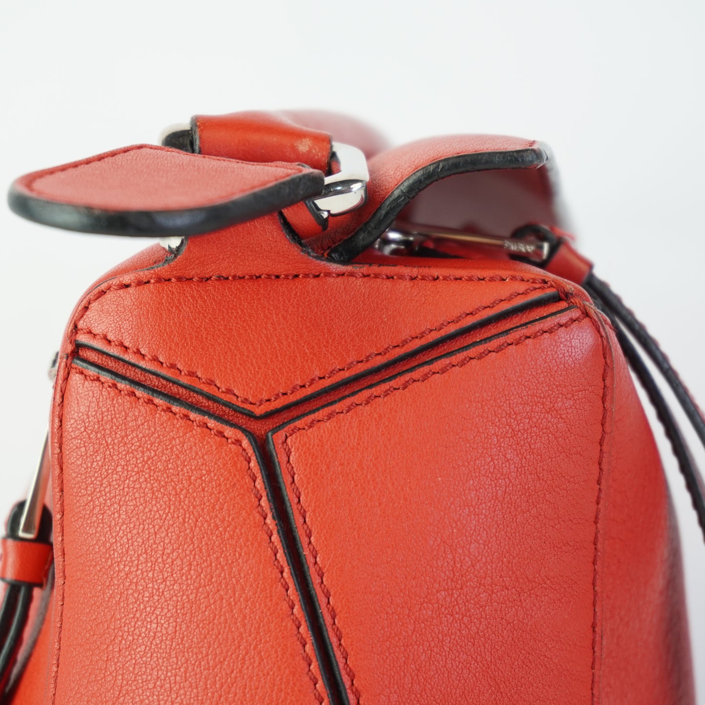 Loewe Puzzed Red Calfukin Lether