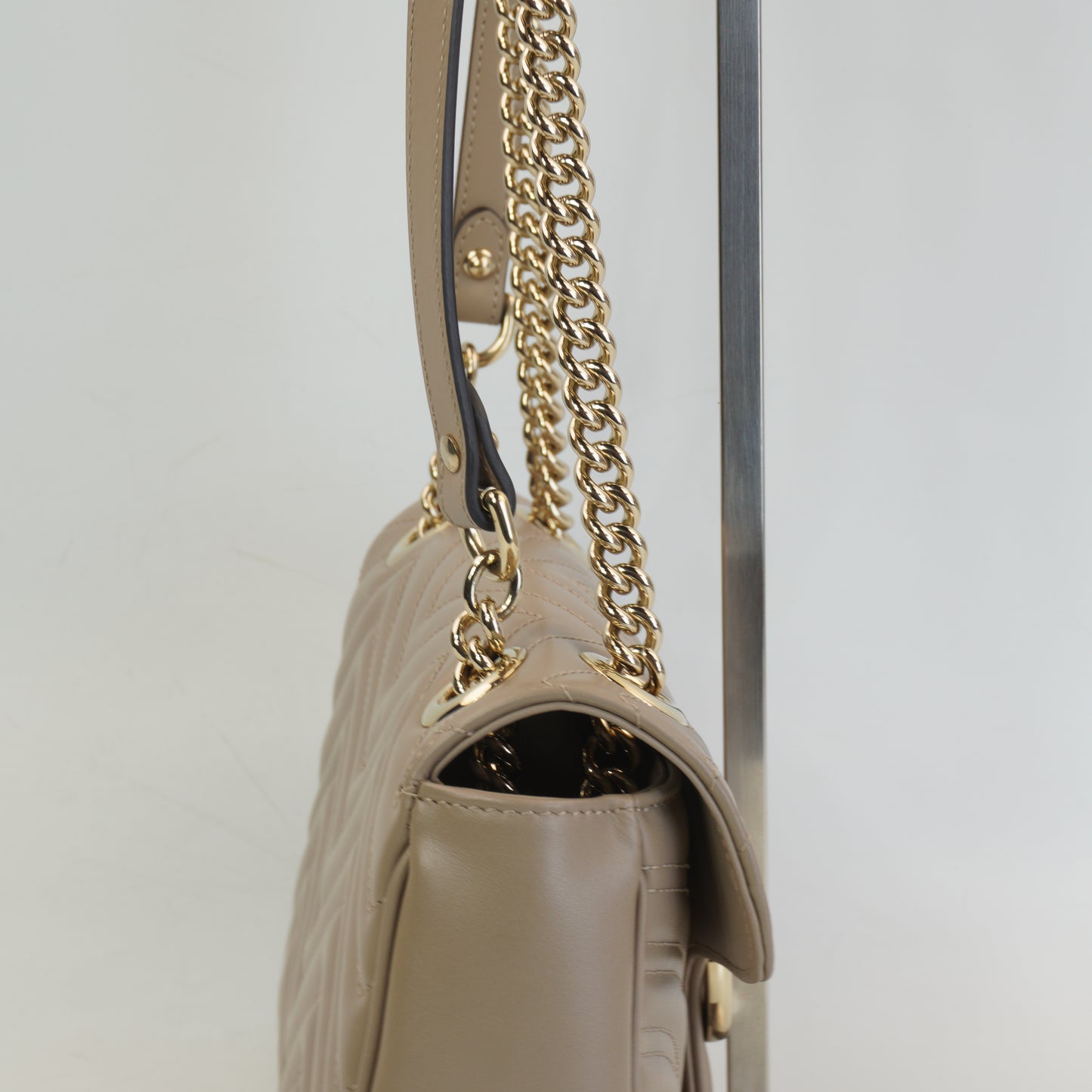 Gucci Marmont Beige GHW Medium