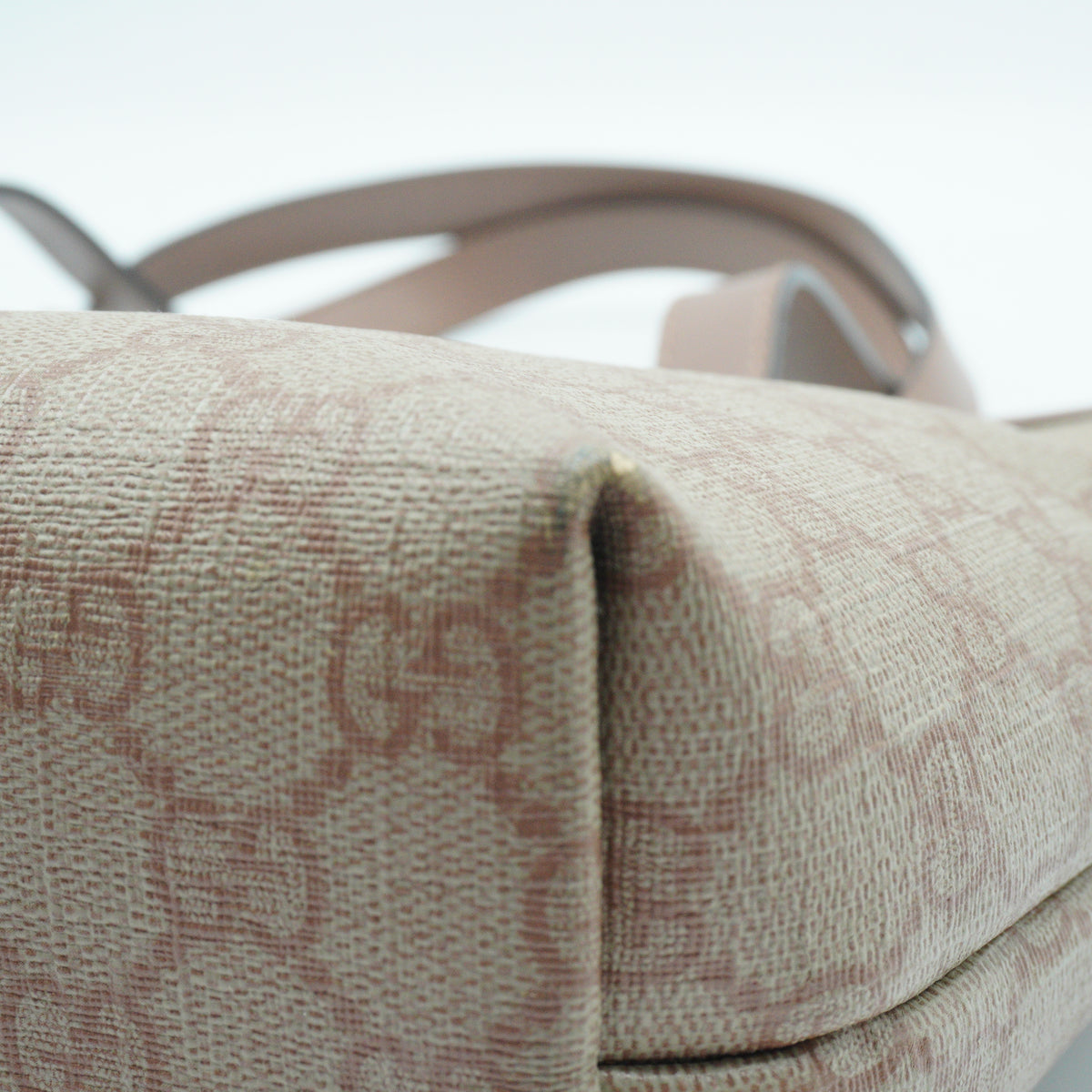 Gucci	GG Monogram Coated Canvas Small Beige/Pink Tote GHW