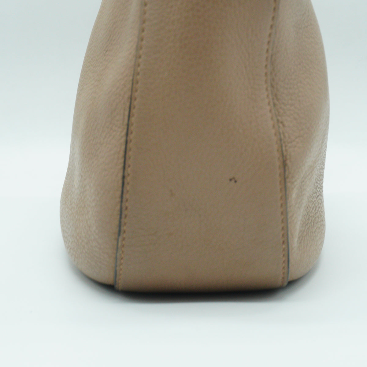 Prada	Vitello Daino Medium Hobo Beige GHW