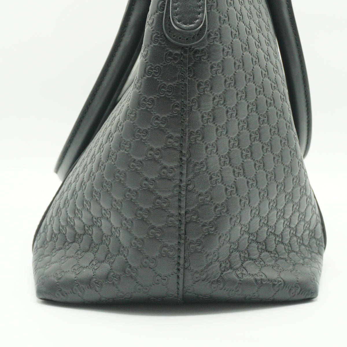 Gucci	Microguccissima Medium Dome Satchel Black Medium GHW
