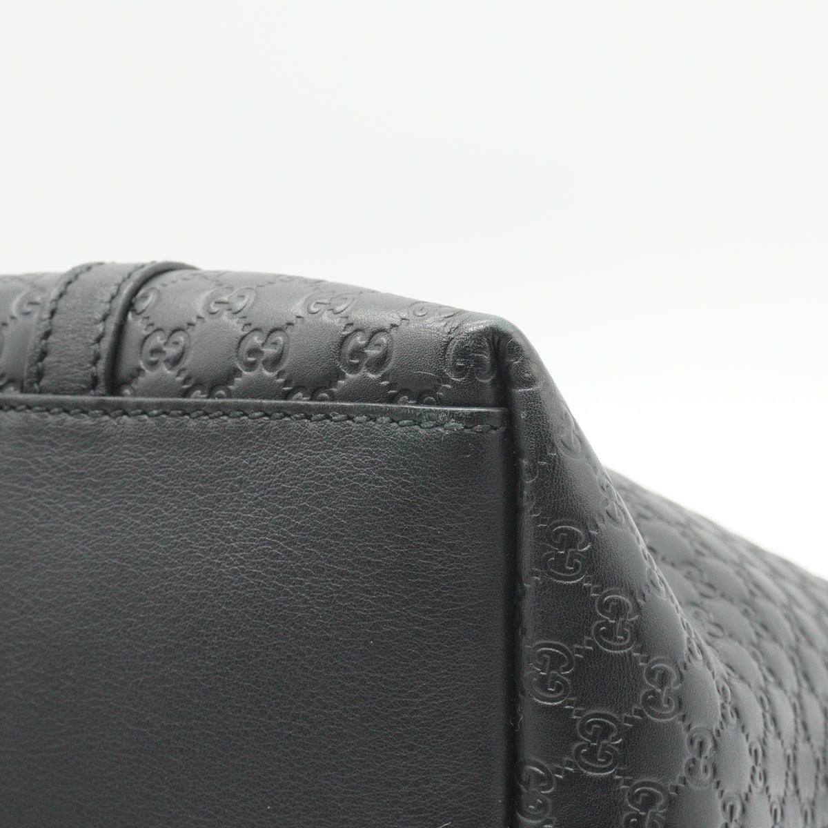 Gucci	Microguccissima Medium Dome Satchel Black Medium GHW