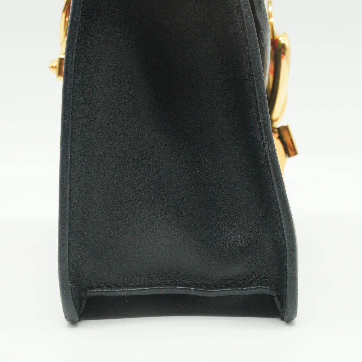 Gucci	Sylvie Leather Mini Black Bag GHW
