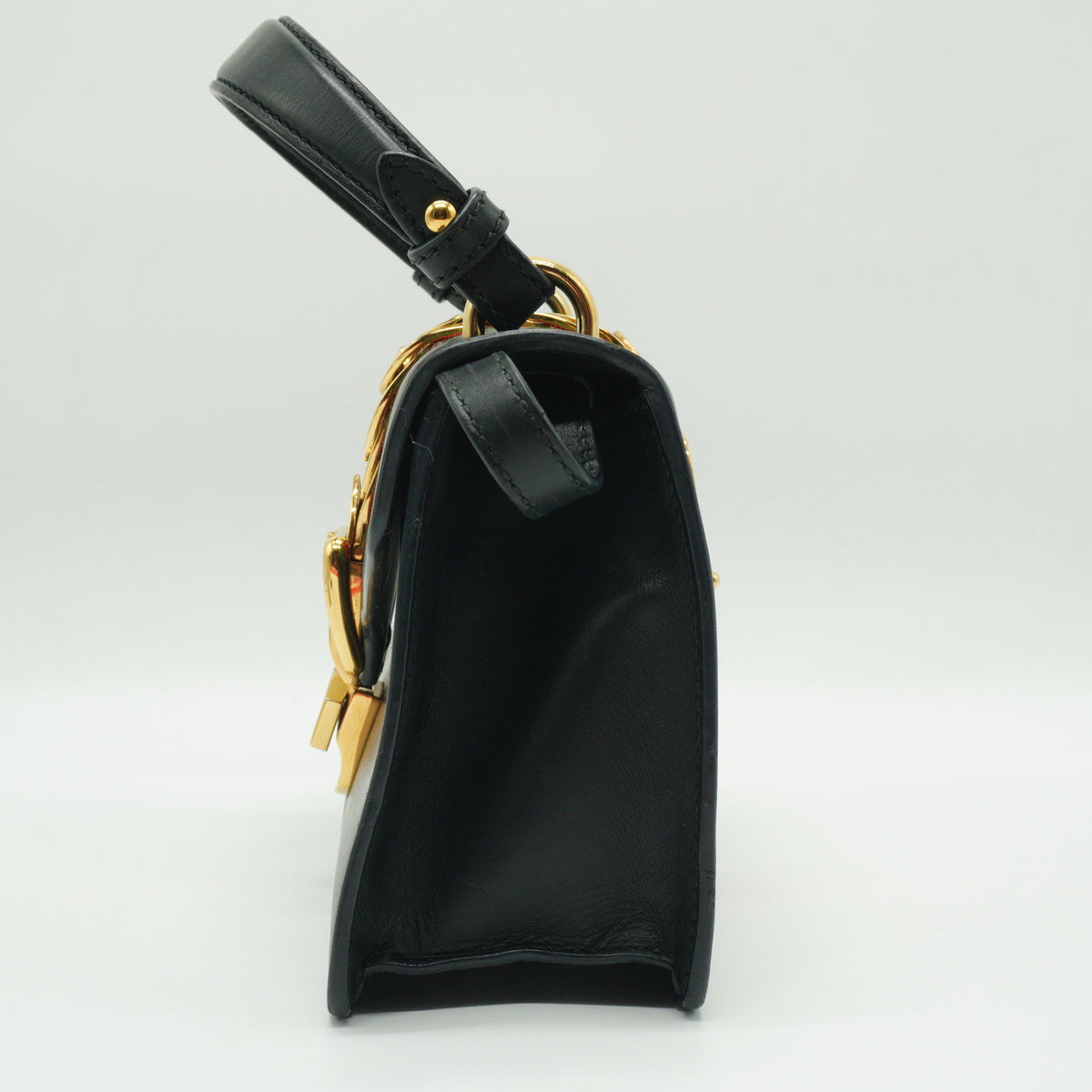 Gucci	Sylvie Leather Mini Black Bag GHW