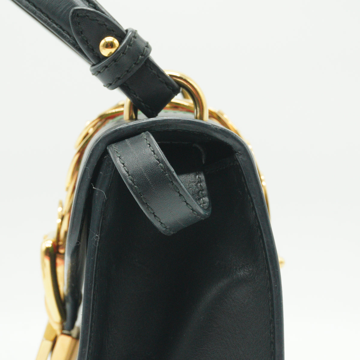 Gucci	Sylvie Leather Mini Black Bag GHW