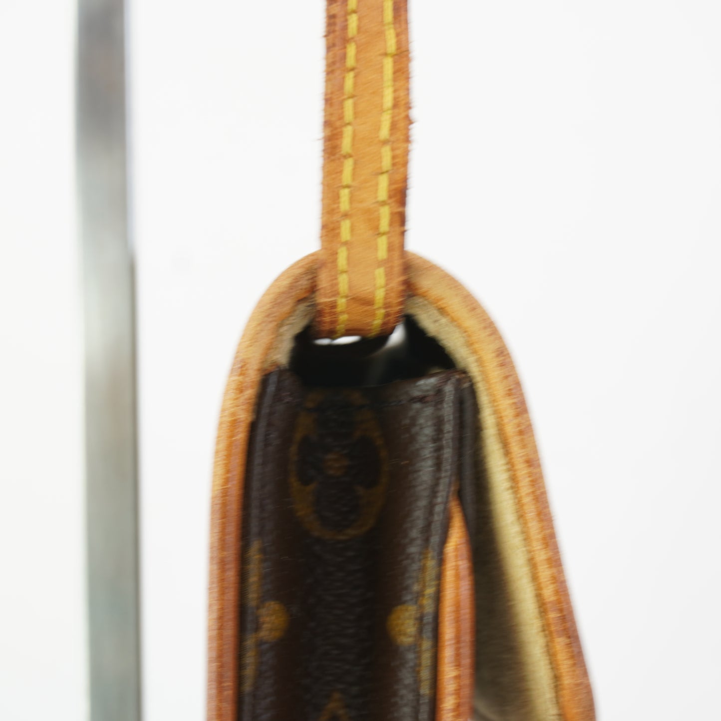 Louis Vuitton Pochette Mono