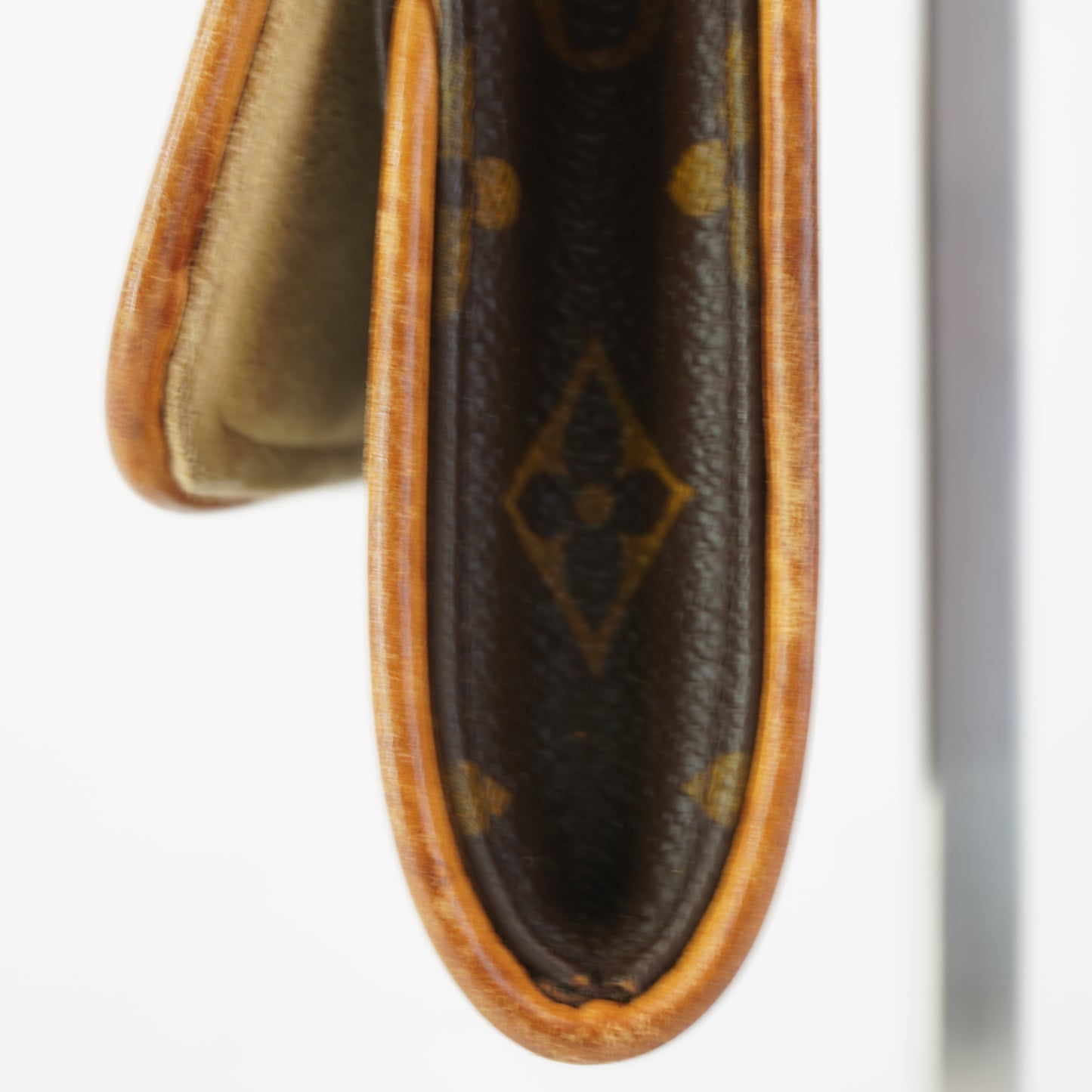 Louis Vuitton Pochette Mono