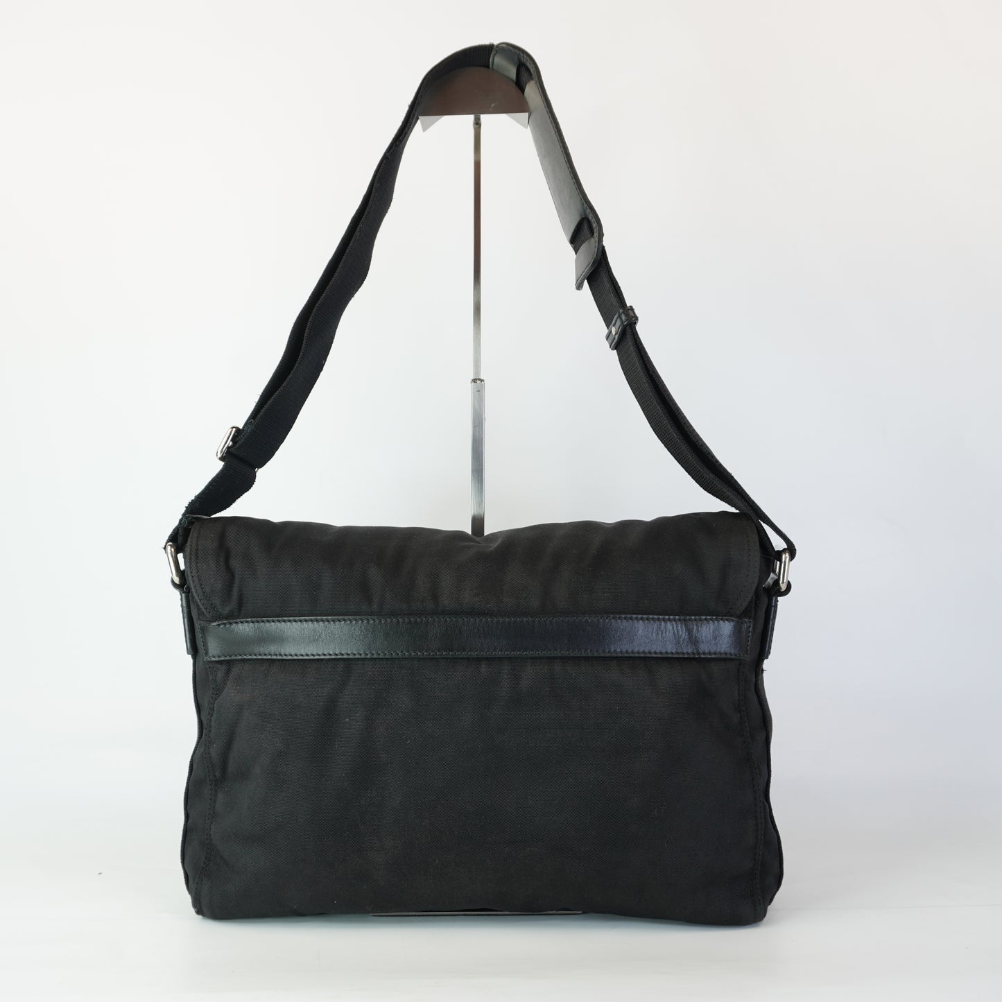 Gucci Sherry Line Black Canvas Crossbody Messenger Bag Medium SHW