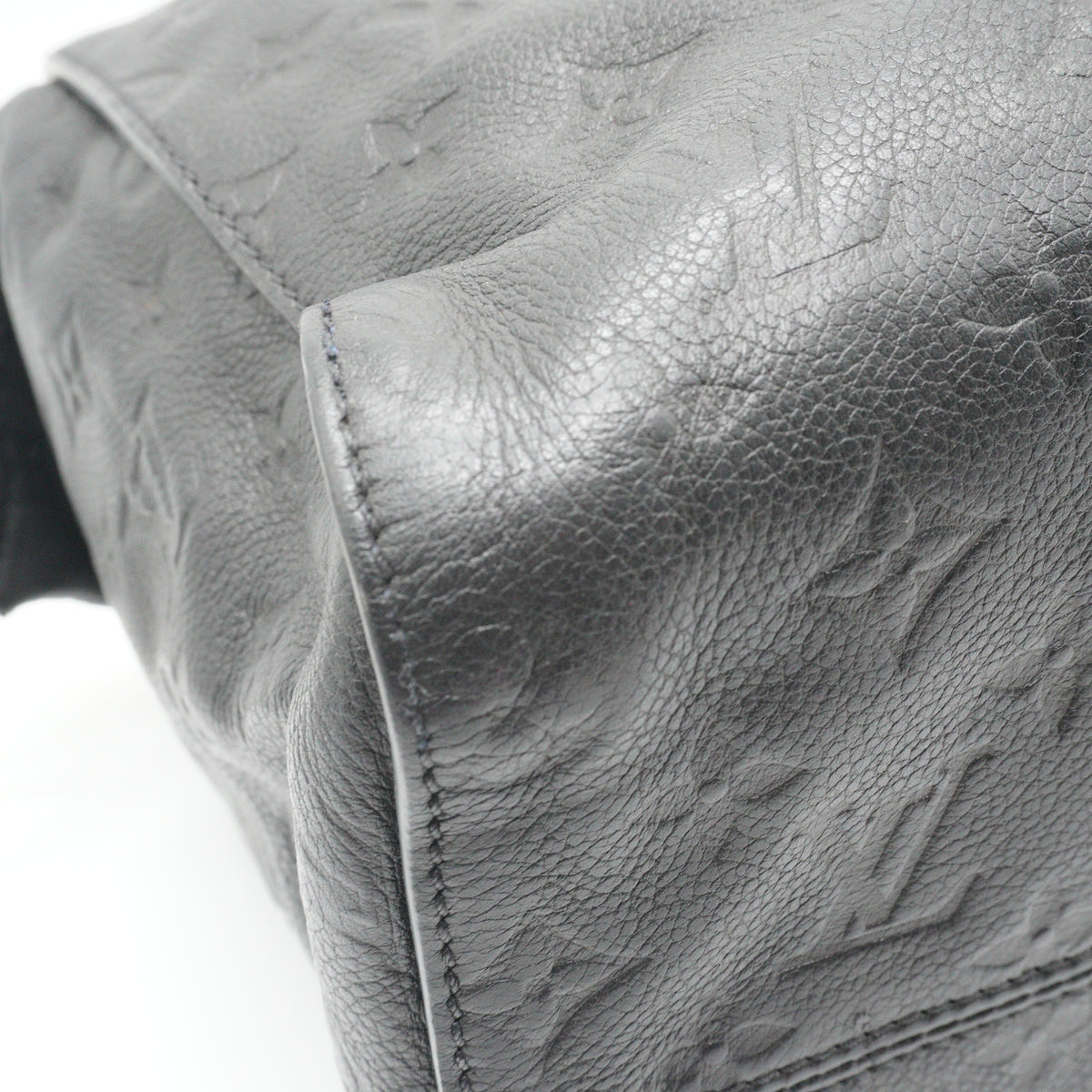 Louis Vuitton	Empreinte Lumineuse PM Black Medium GHW