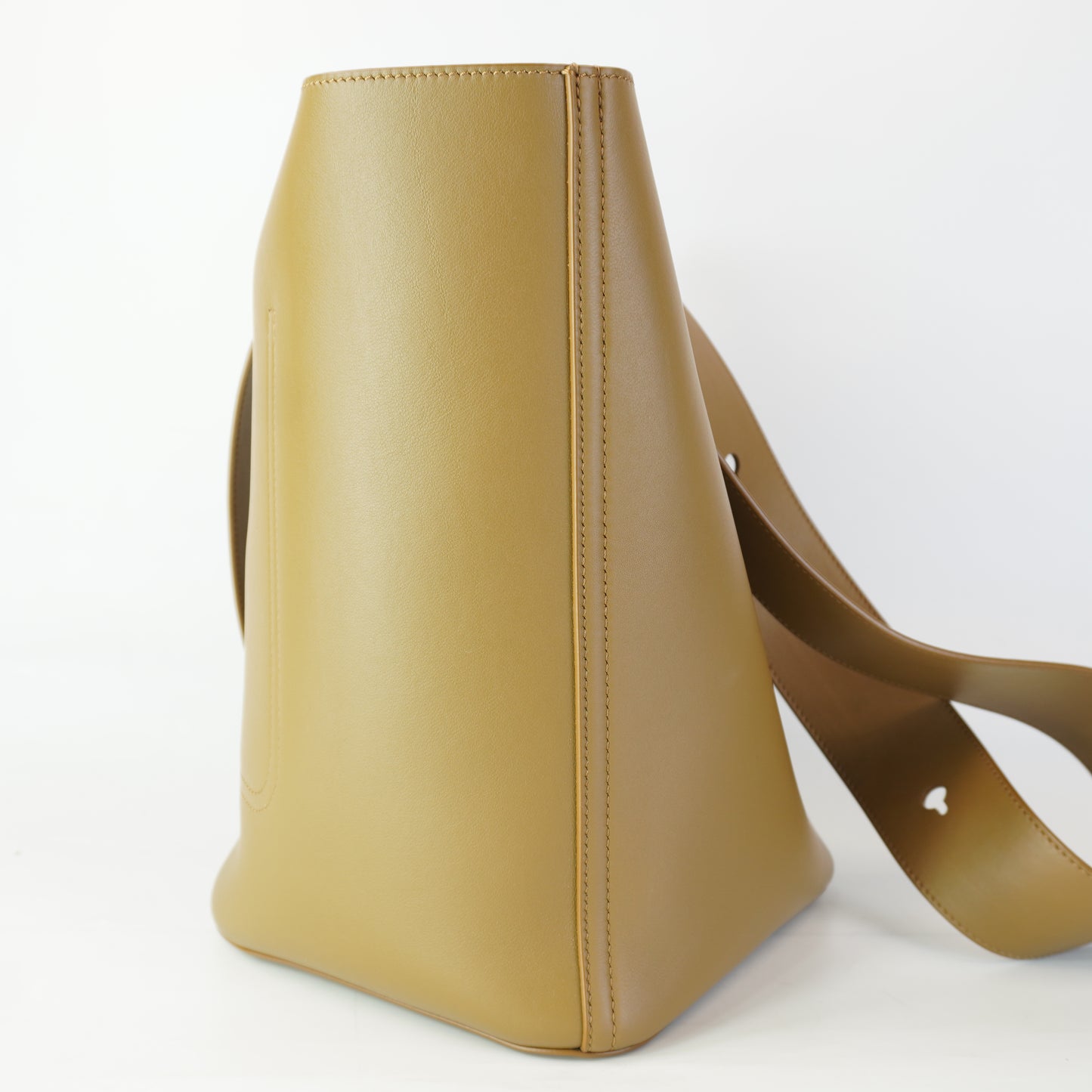 Loewe Pebble Bucket Bag Brown GHW