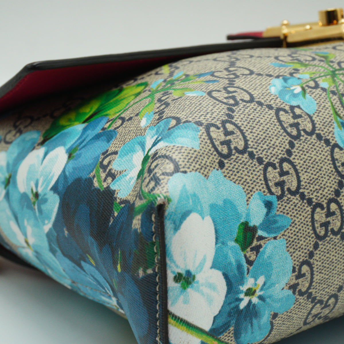 Gucci	GG Padlock Supreme Blooms Shoulder Bag Medium GHW