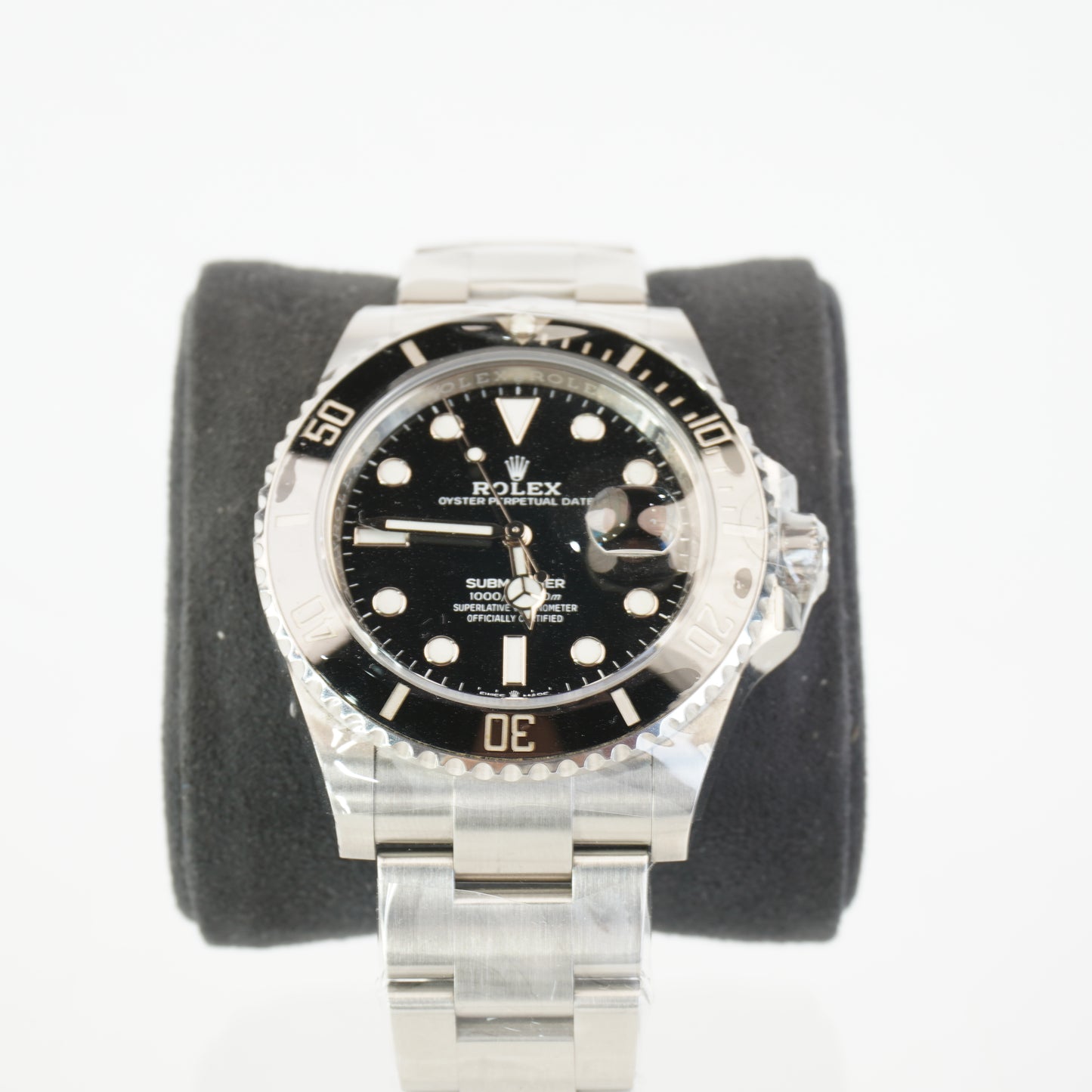 SUBMARINER BLACK DIAL WITH DATE 41MM STAINLESS STEEL S/N: 27D948J2 #126610LN CARD CERTIFICATE, BOX