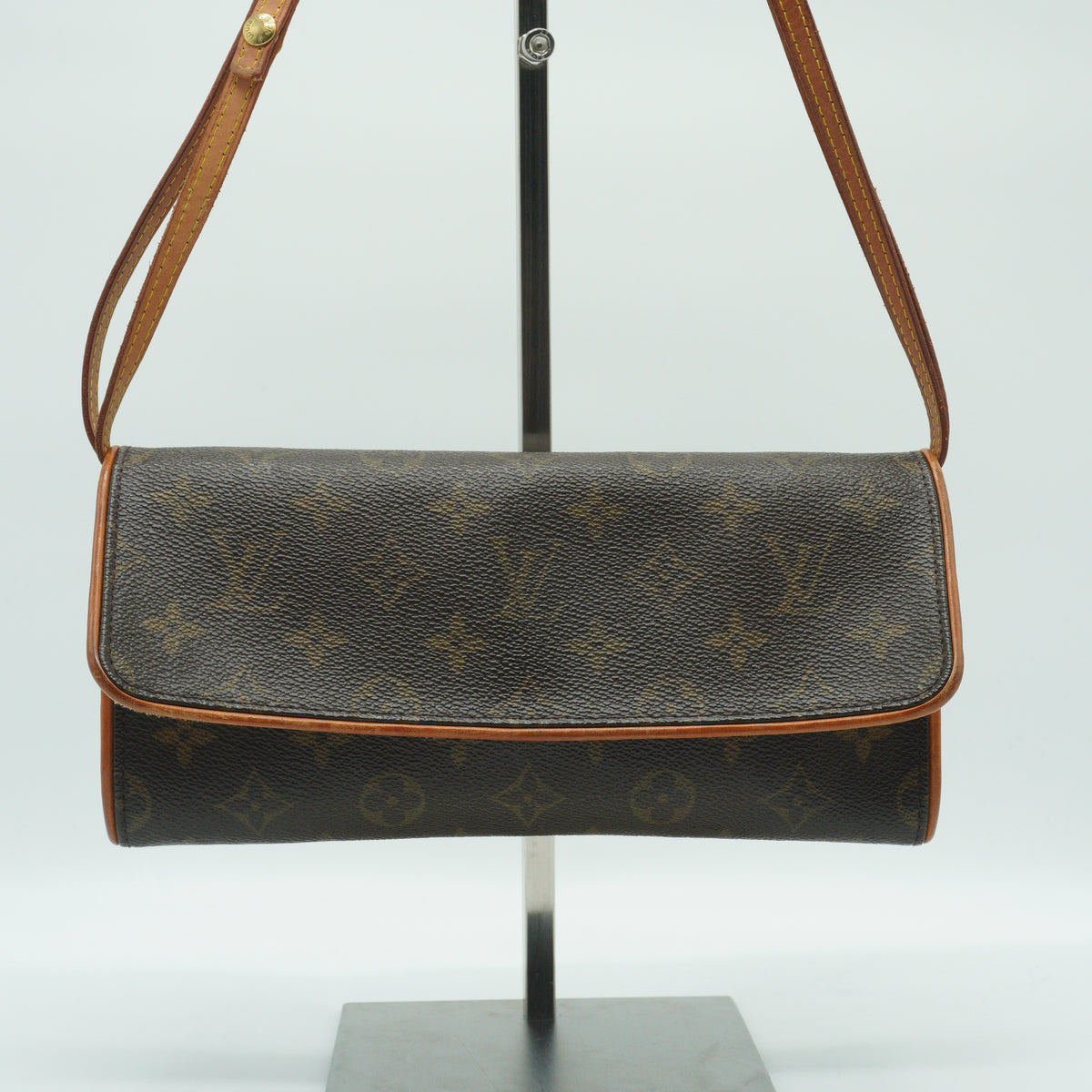 Louis Vuitton Monogram Pochette Twin GM GHW