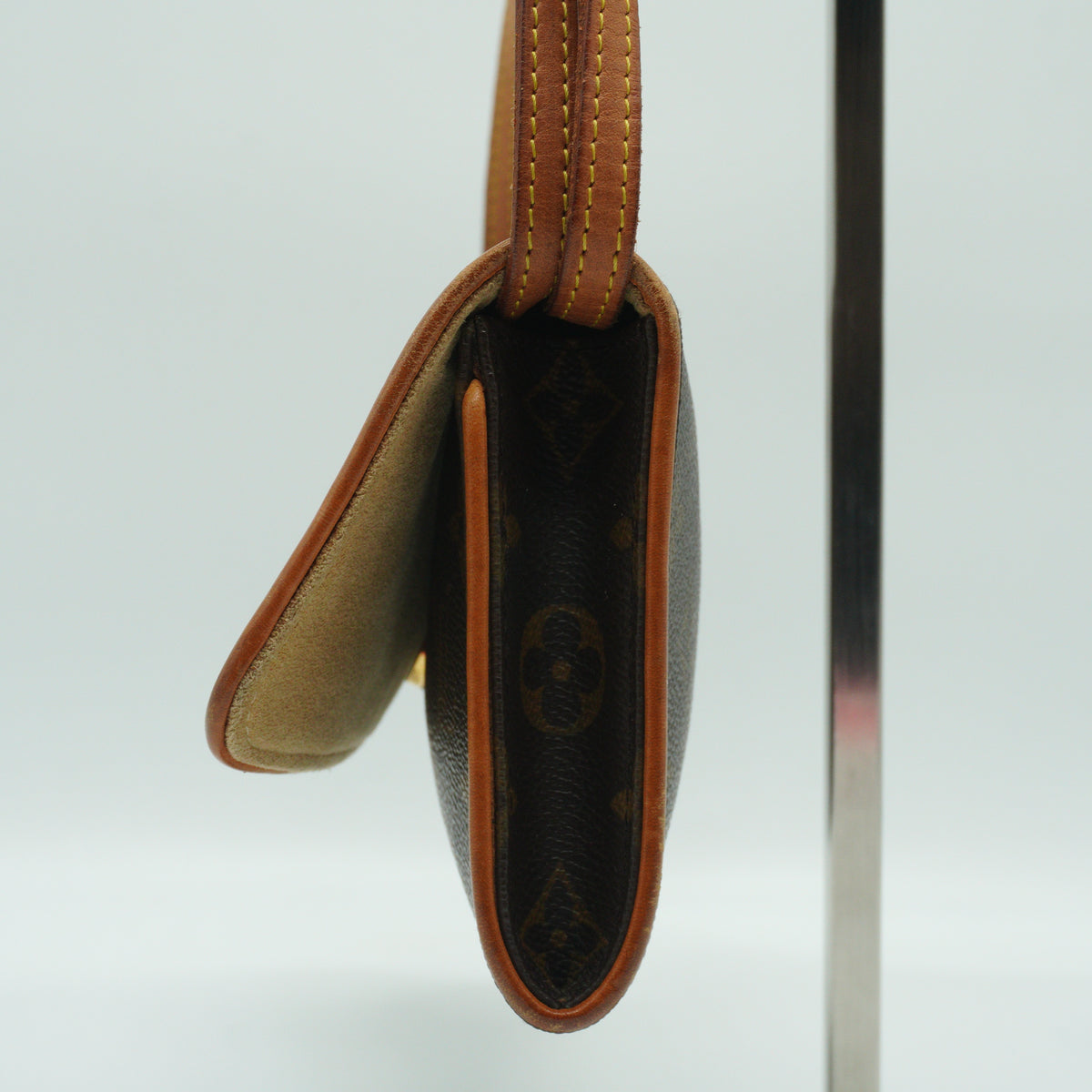 Louis Vuitton Monogram Pochette Twin GM GHW