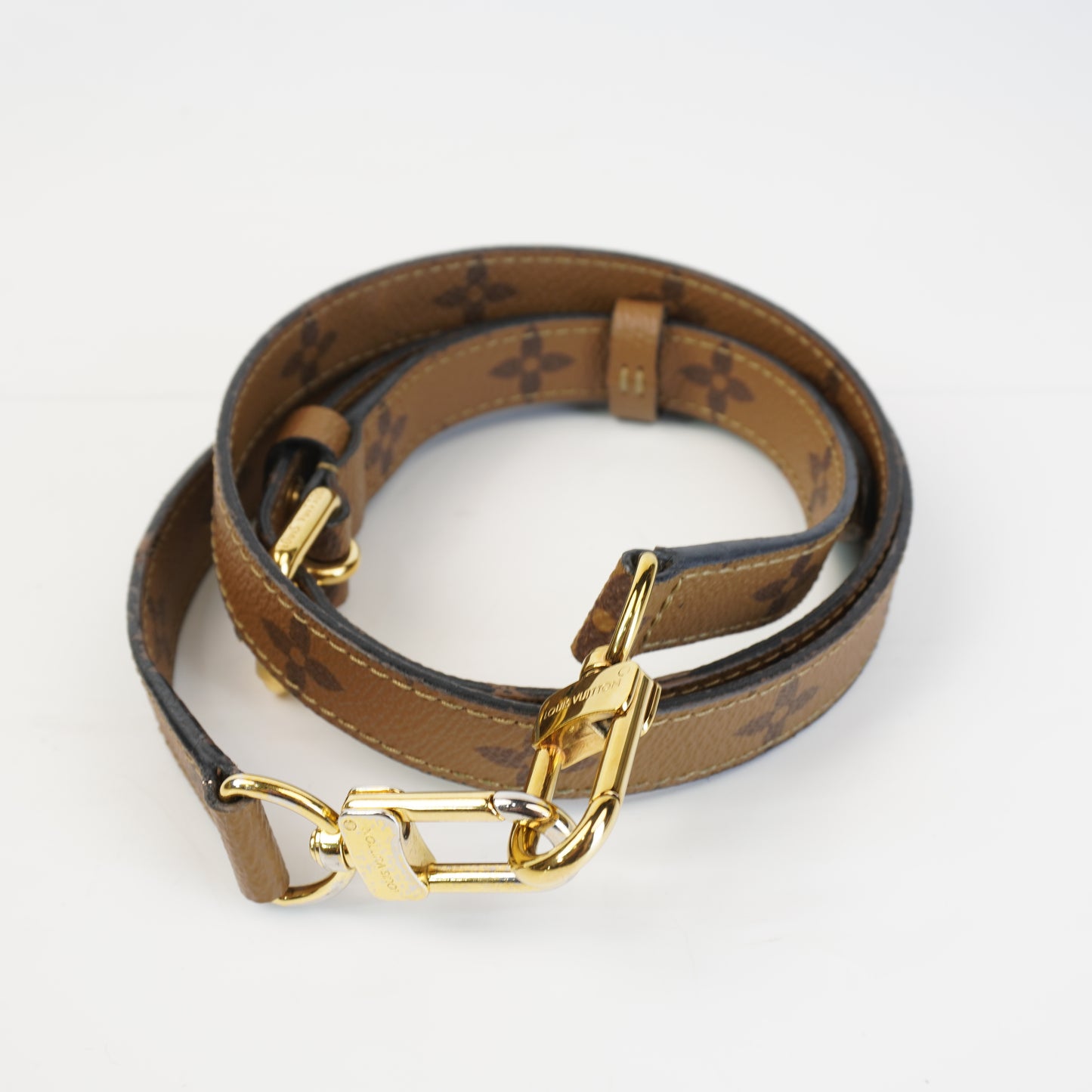 Louis Vuitton	Pochette Metis Reverse Mono Canvas