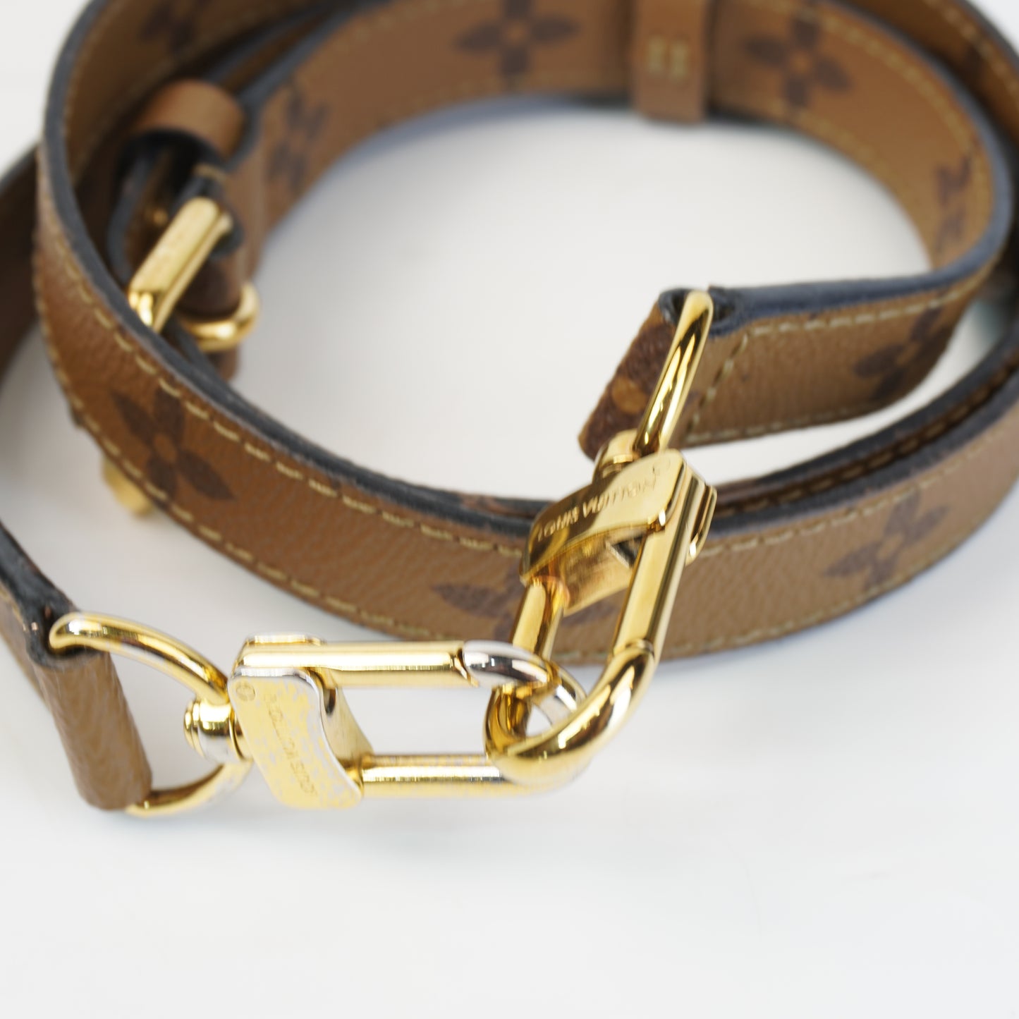 Louis Vuitton	Pochette Metis Reverse Mono Canvas