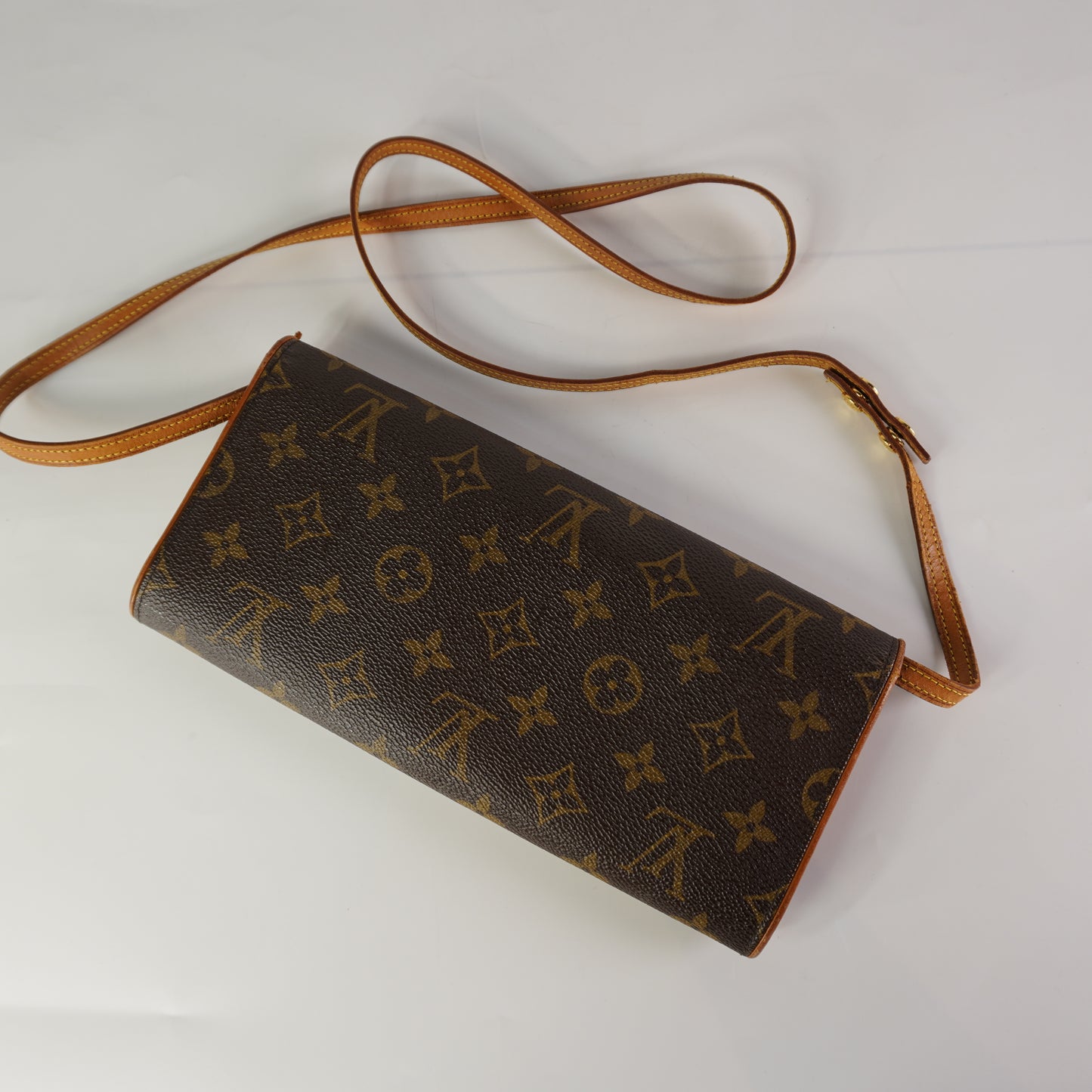 Louis Vuitton	Monogram Pochette
