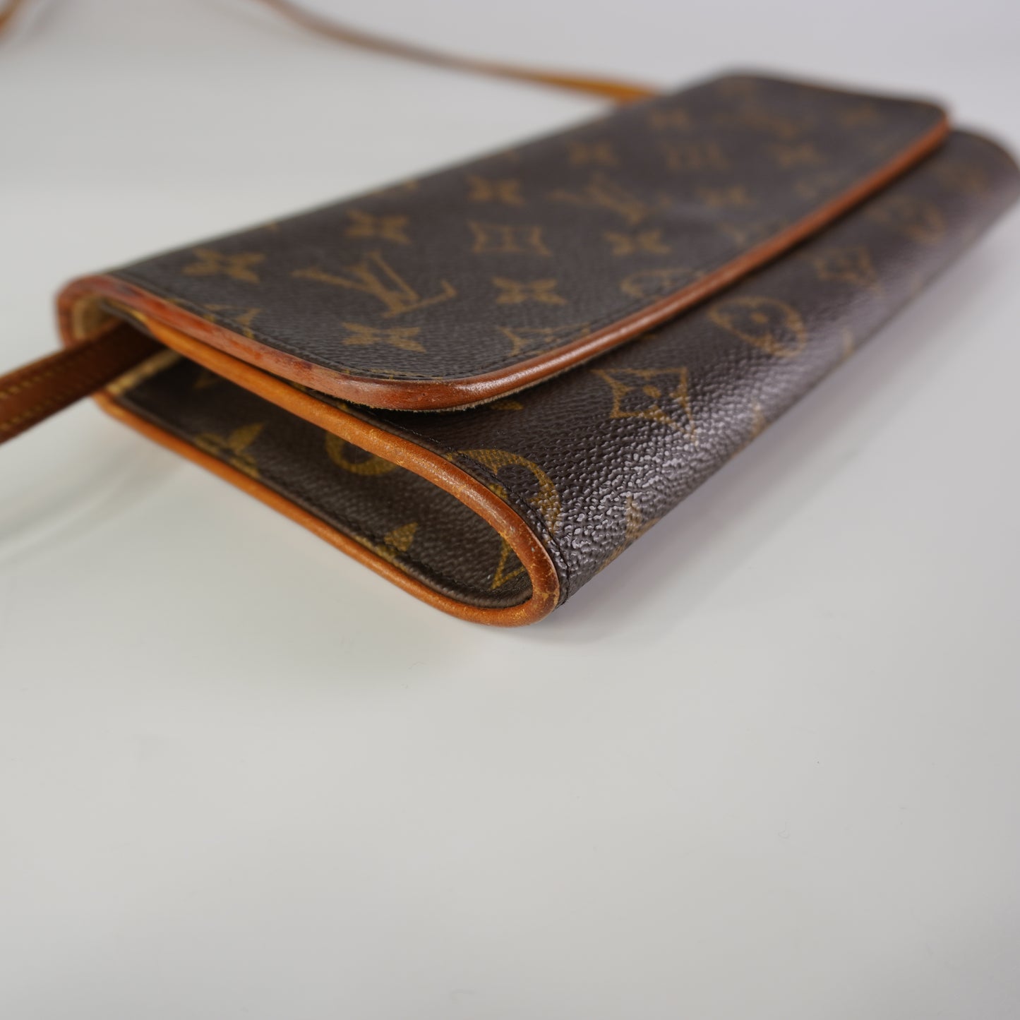 Louis Vuitton	Monogram Pochette