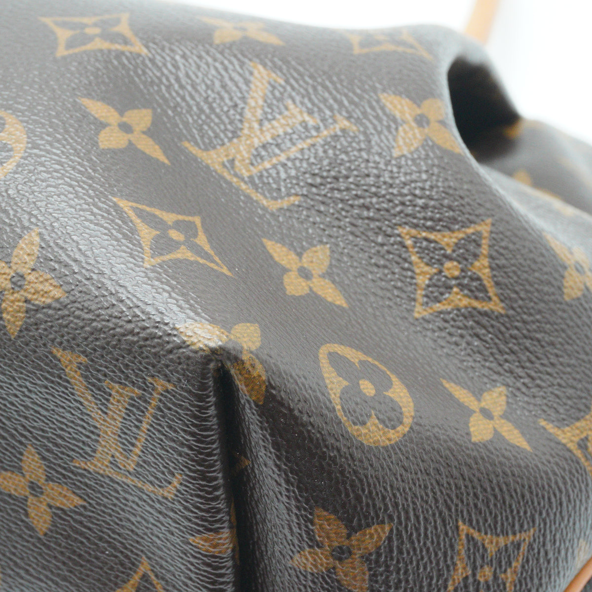 Louis Vuitton Turenne MM GHW