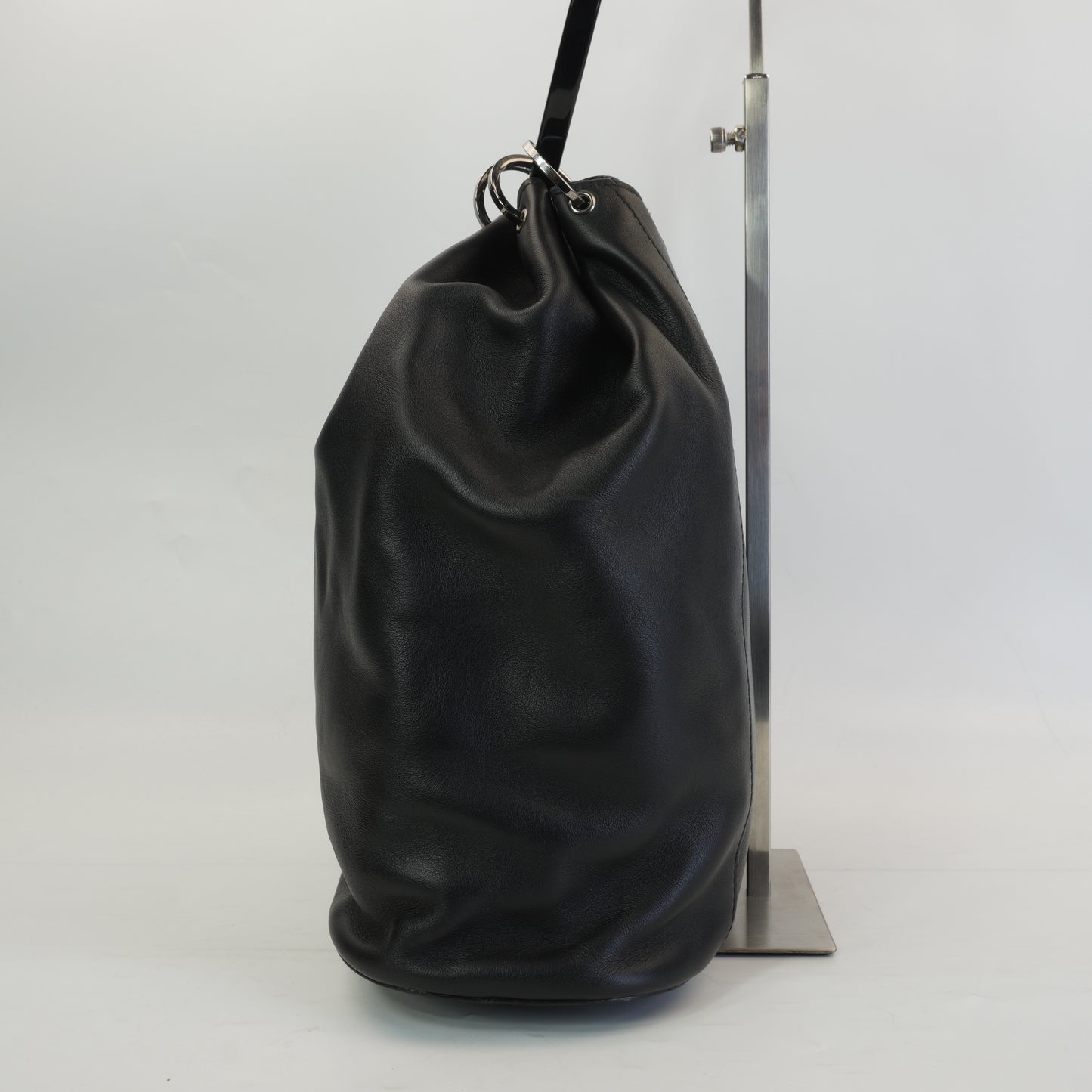 Gucci Calfskin Ring Bucket Bag Black MHW Medium