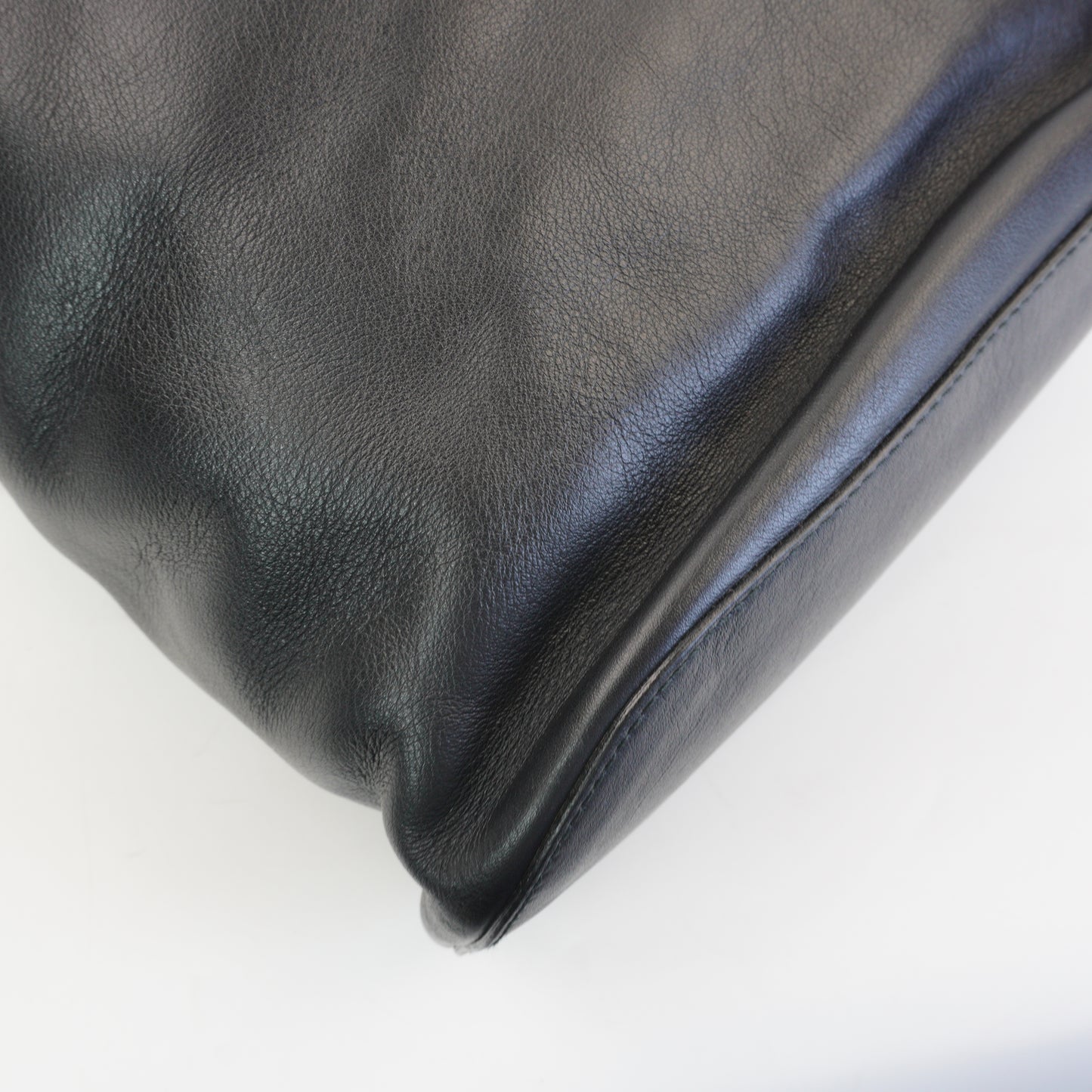Gucci Calfskin Ring Bucket Bag Black MHW Medium