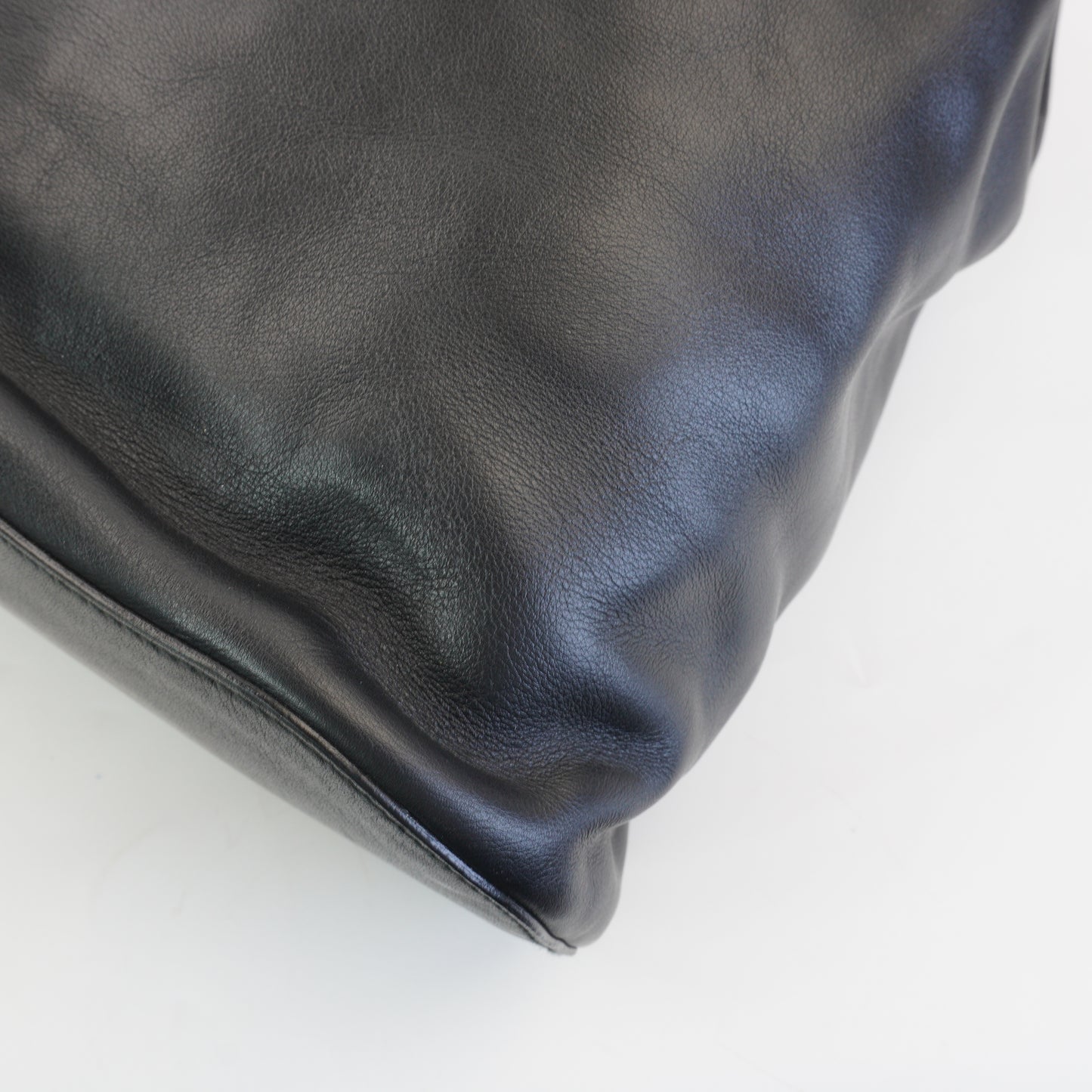 Gucci Calfskin Ring Bucket Bag Black MHW Medium
