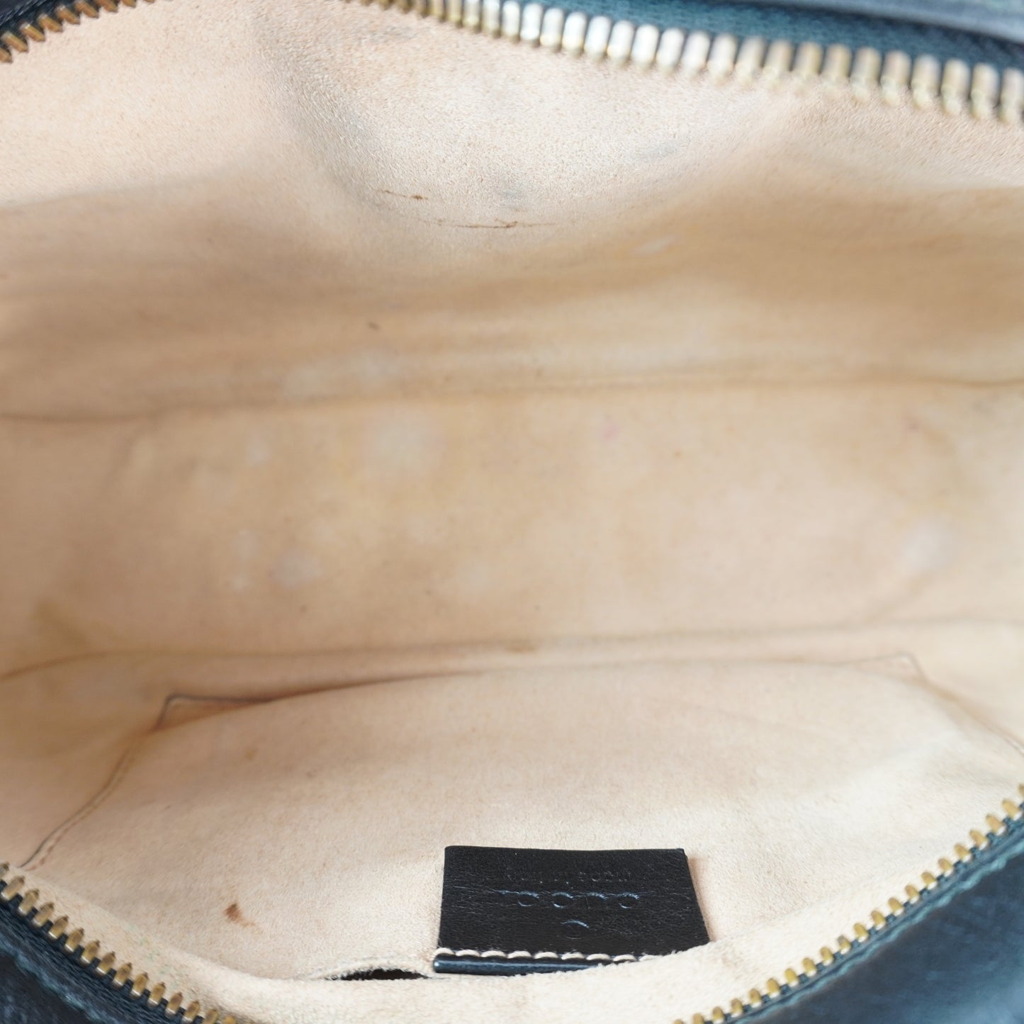 Gucci GG Marmont Matellase Camera Bag