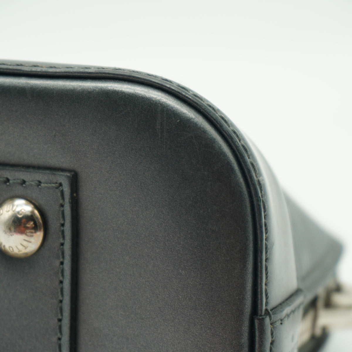 Louis Vuitton	Alma BB Epi Grey SHW