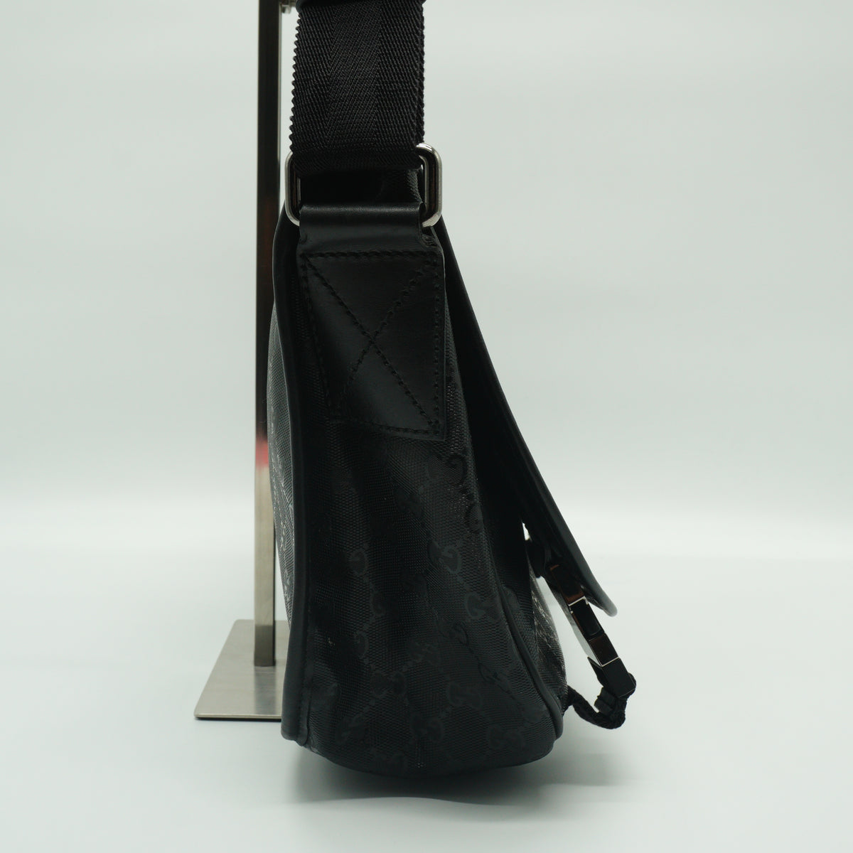 Gucci Imprinete GG SUpreme Medium Messenger