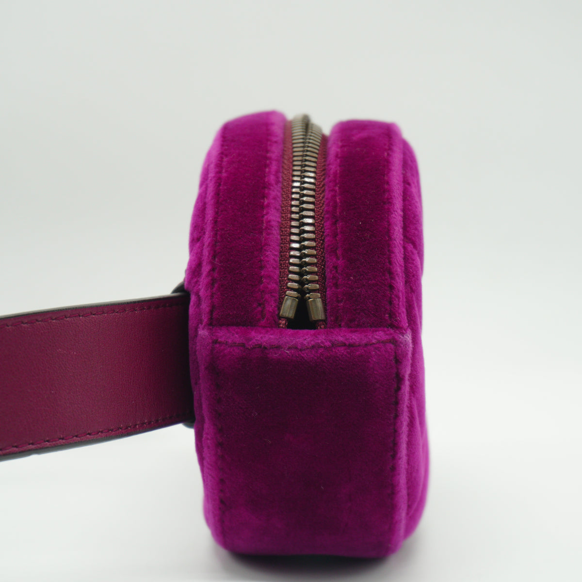 Gucci	GG Marmont Small Velvet Belt Bag Fuchsia GHW