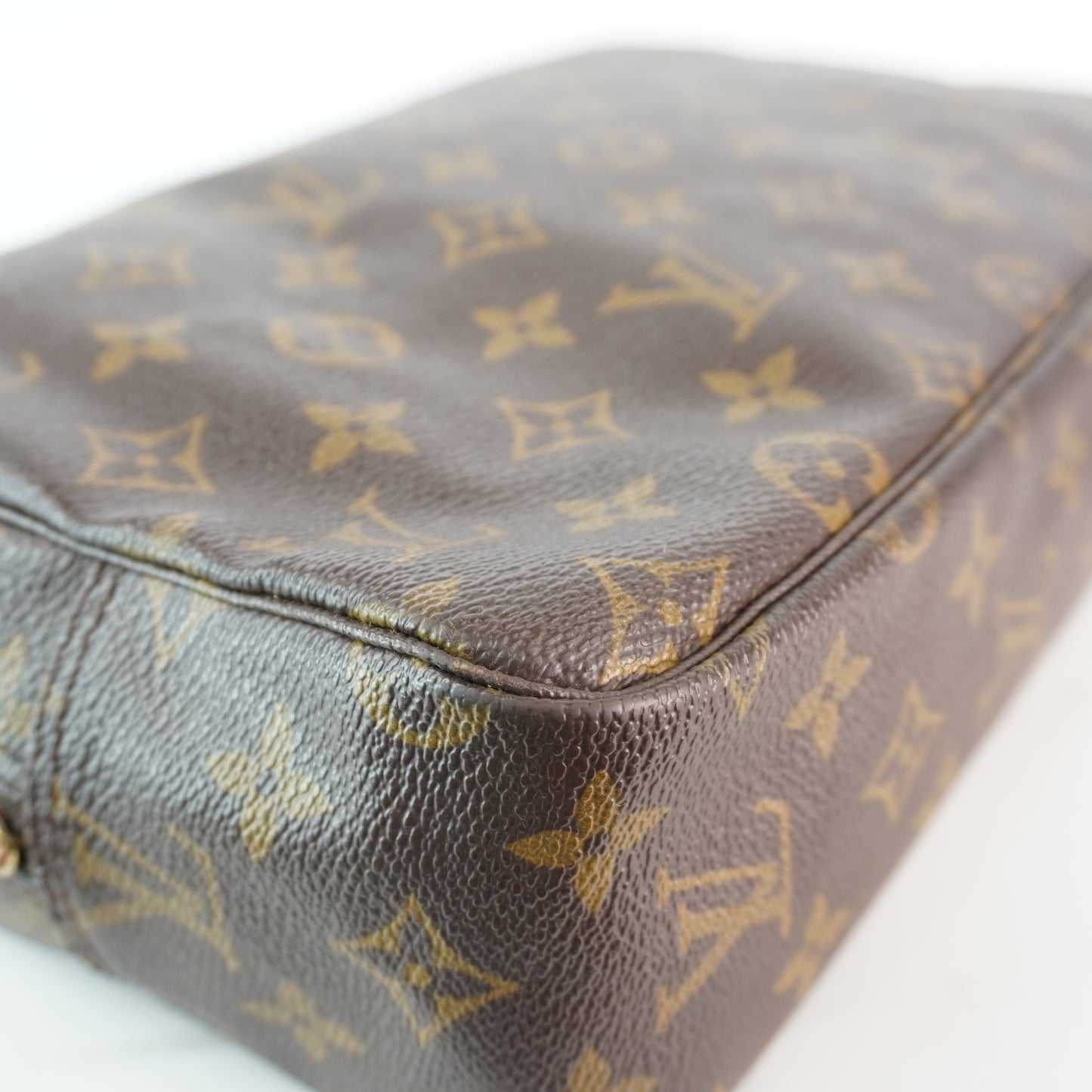 Louis Vuitton	Trousse Toilet 28 GHW Medium