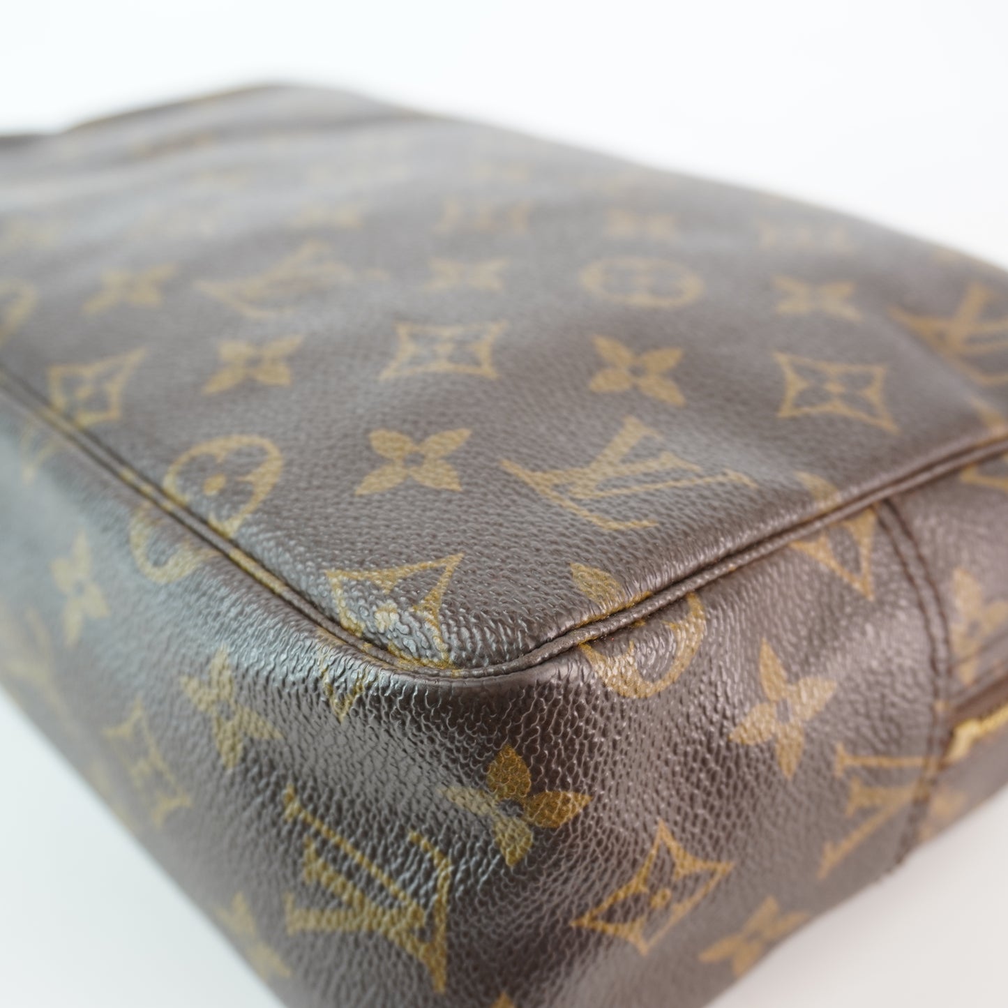 Louis Vuitton	Trousse Toilet 28 GHW Medium