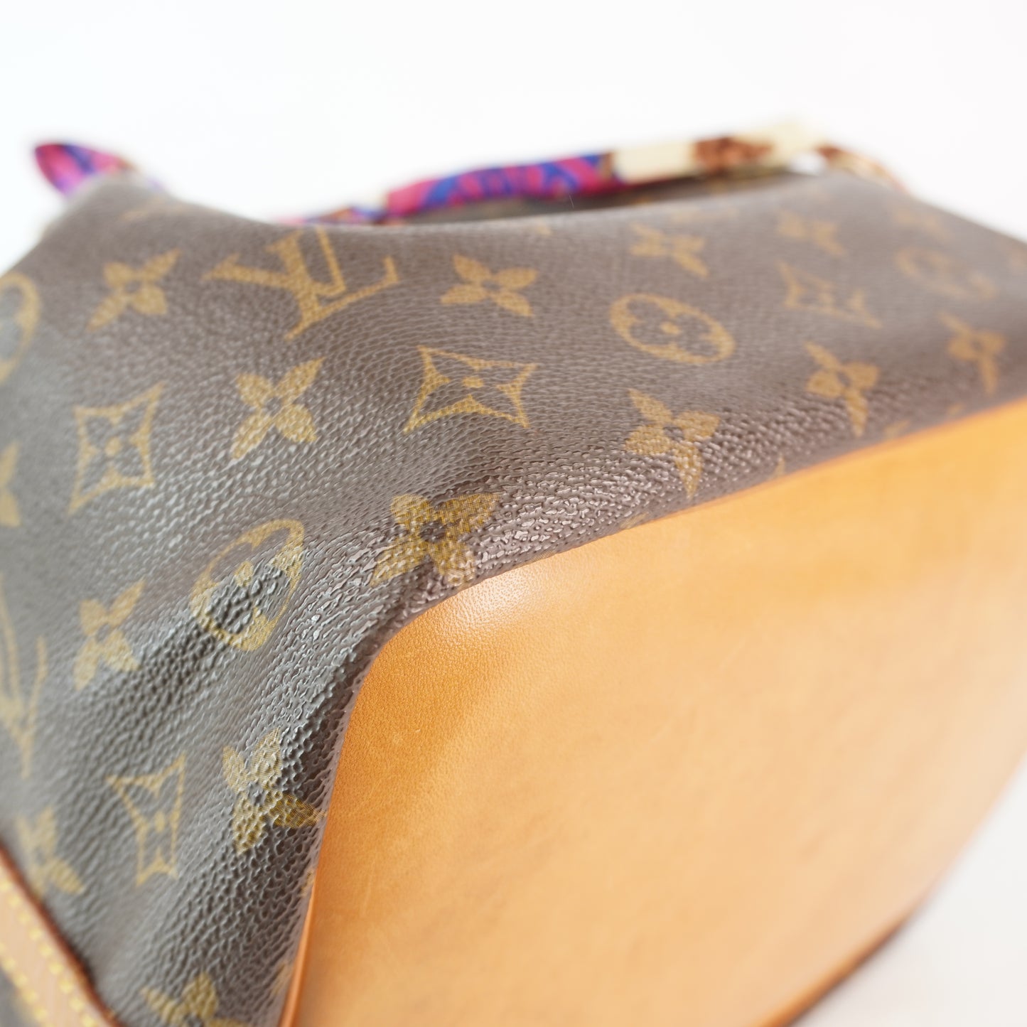 Louis Vuitton	Neo Classic Bucket Bag GHW Medium