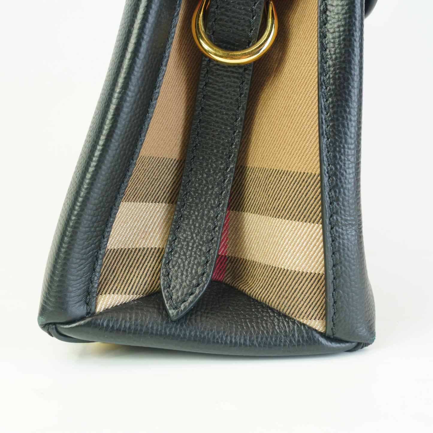 Burberry	Camberley Black Medium GHW