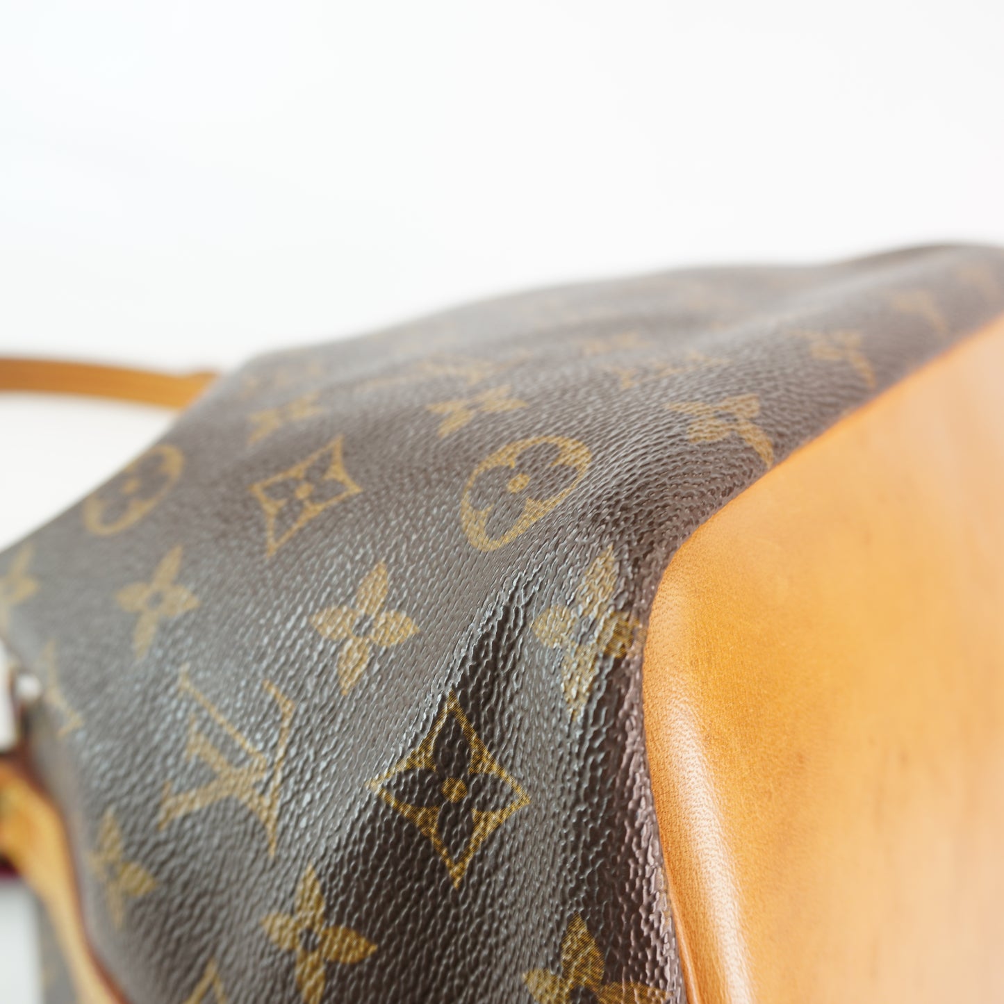 Louis Vuitton	Neo Classic Bucket Bag GHW Medium