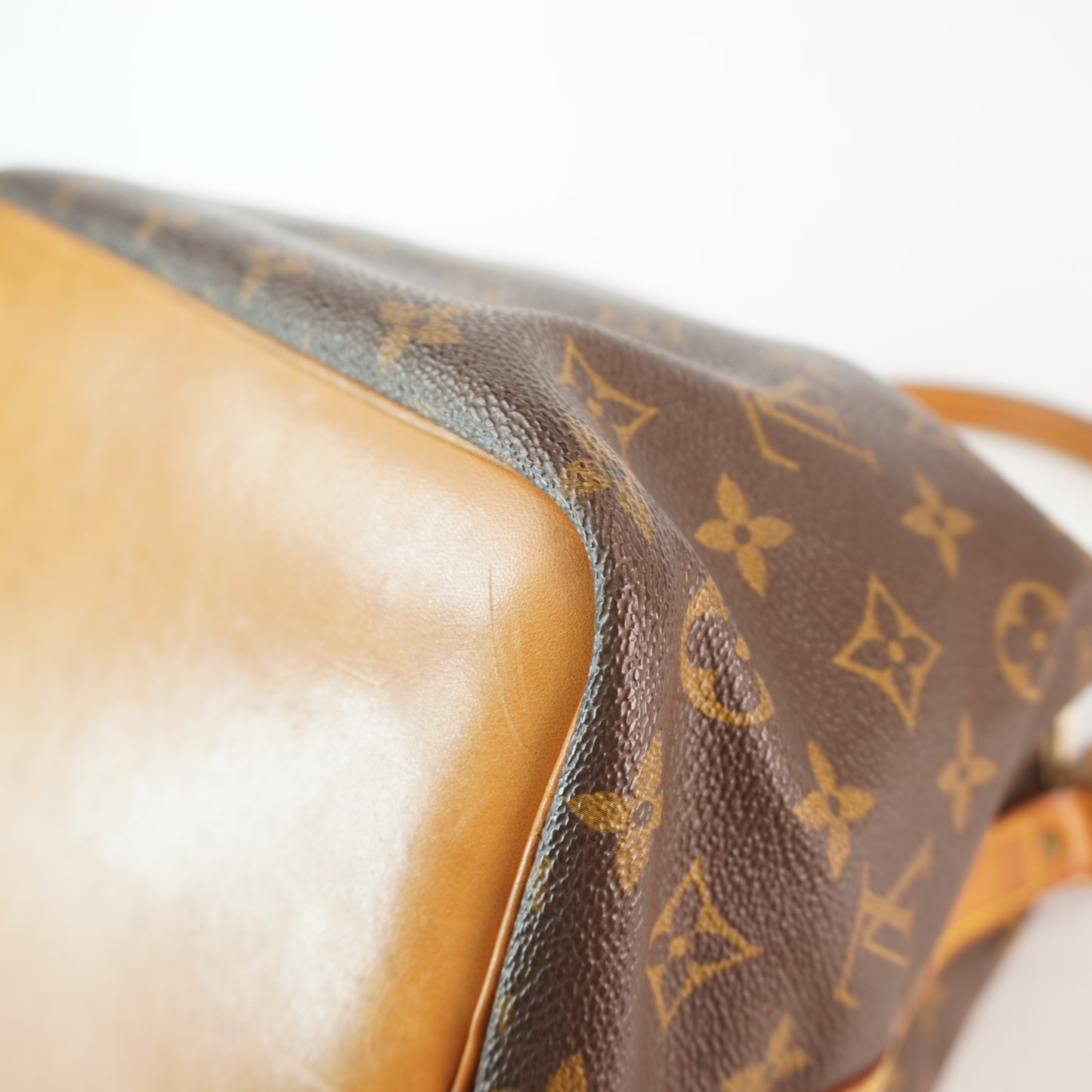 Louis Vuitton	Neo Classic Bucket Bag GHW Medium