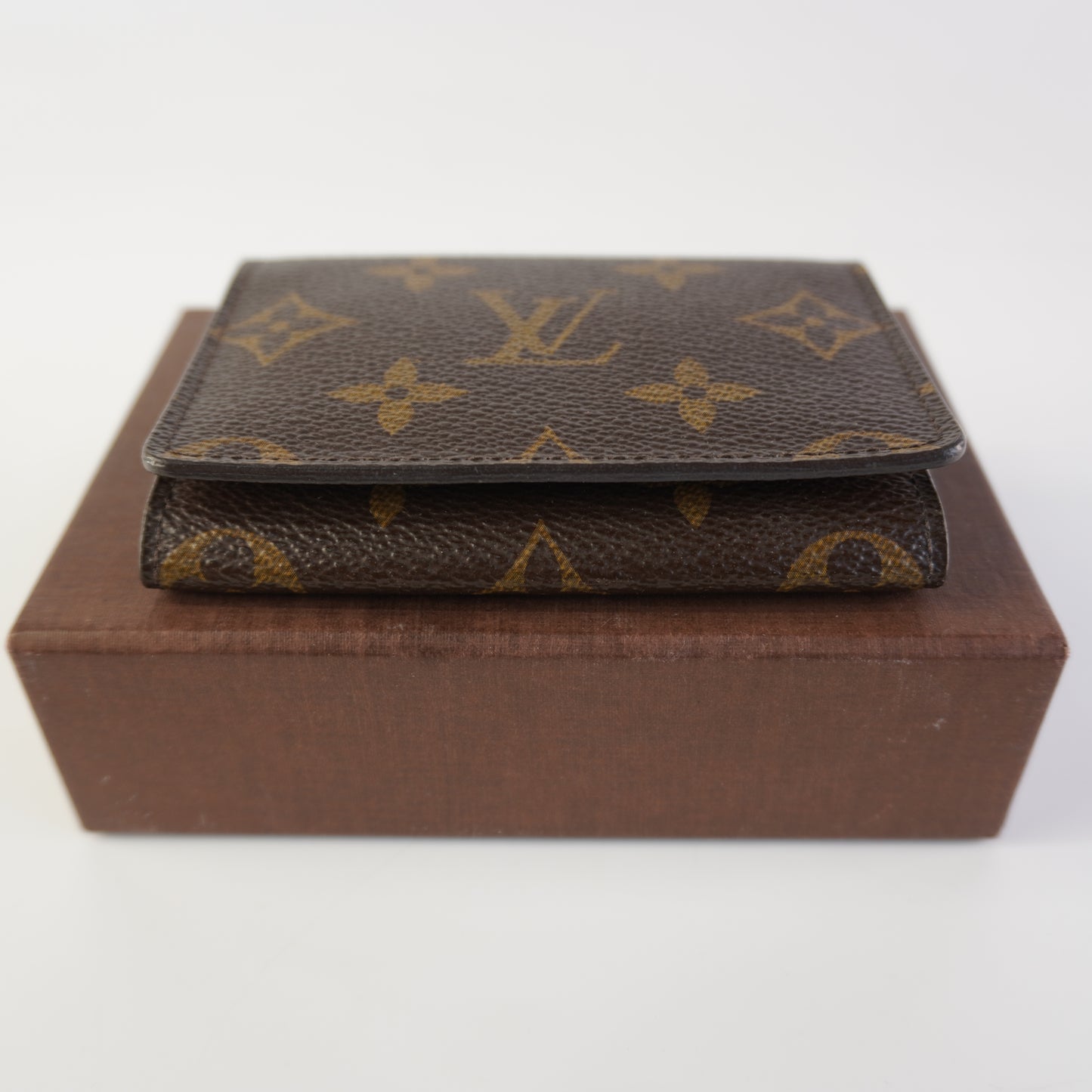 Louis Vuitton	Wallet Monogram