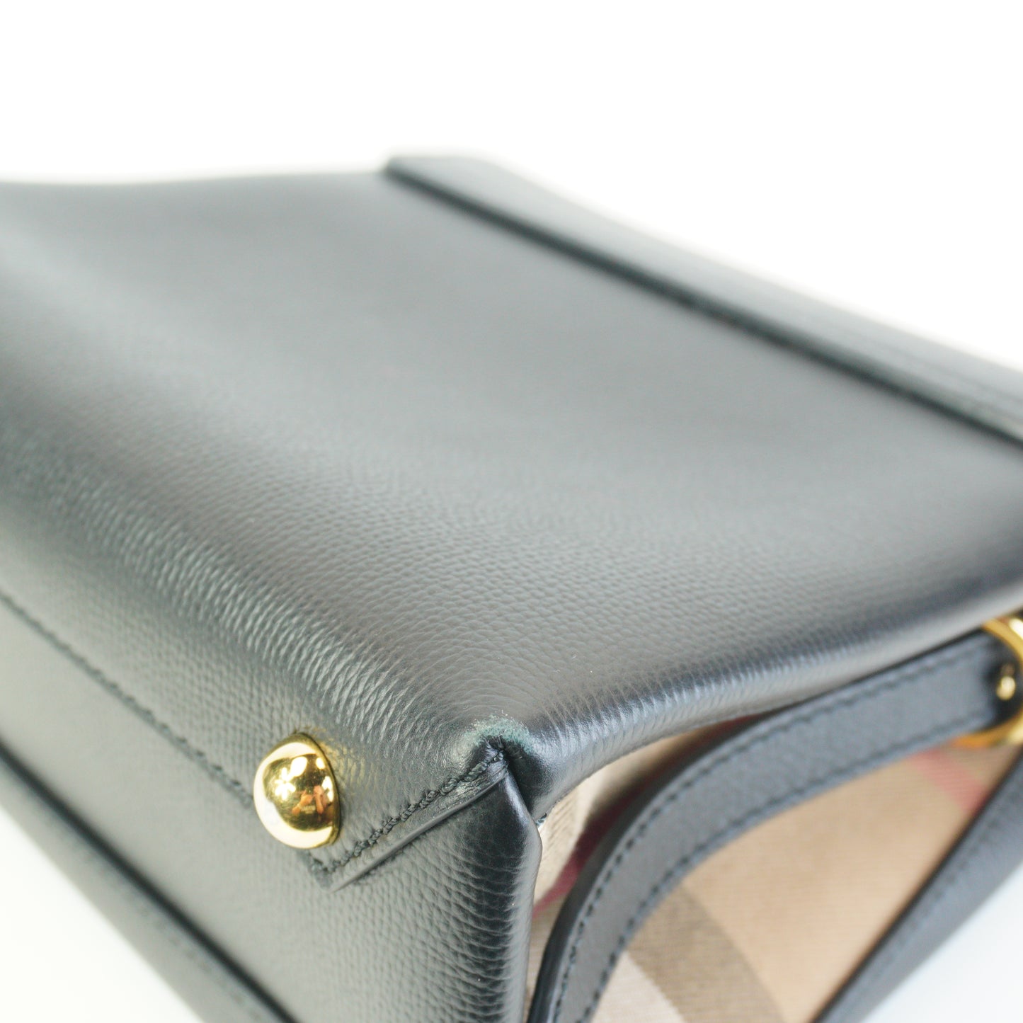 Burberry	Camberley Black Medium GHW
