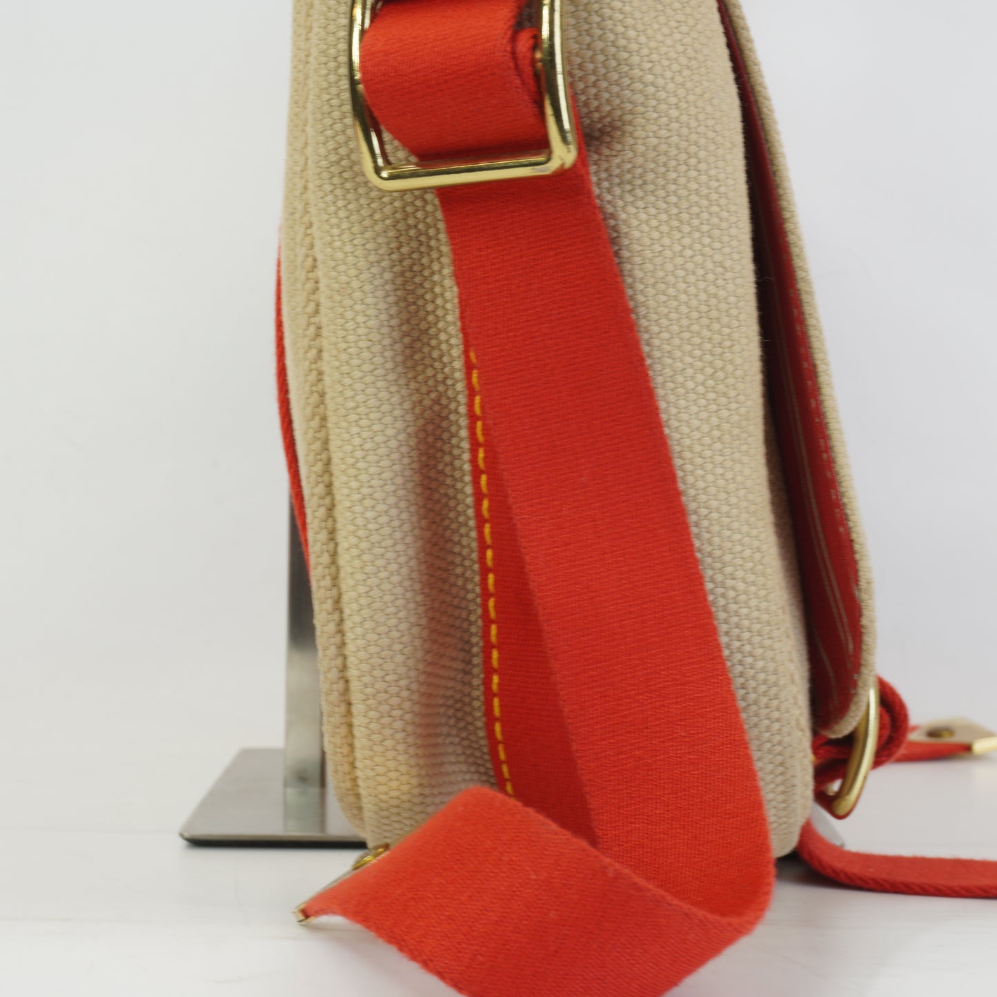 Louis Vuitton	Antigua Buzas PM Messenger Bag GHW Medium