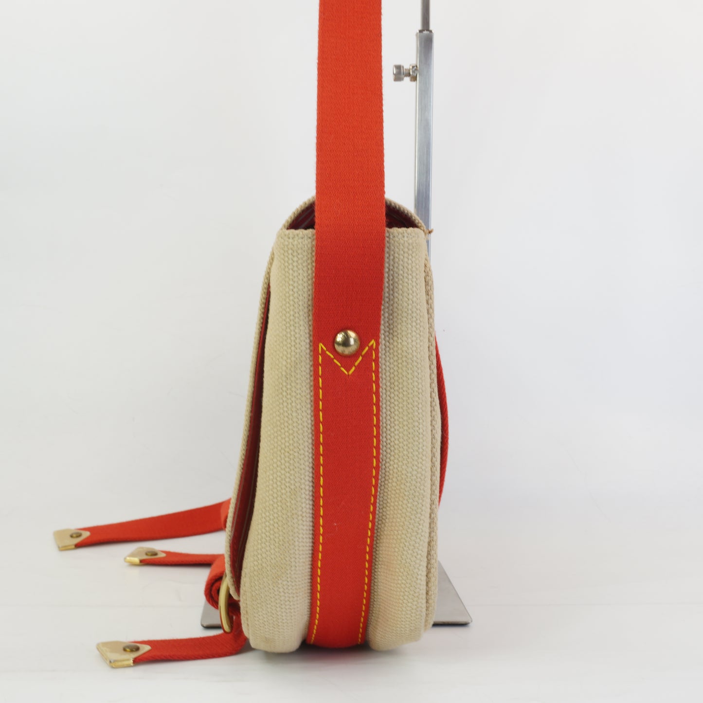 Louis Vuitton	Antigua Buzas PM Messenger Bag GHW Medium
