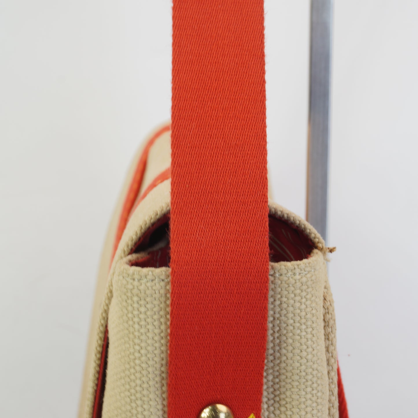 Louis Vuitton	Antigua Buzas PM Messenger Bag GHW Medium