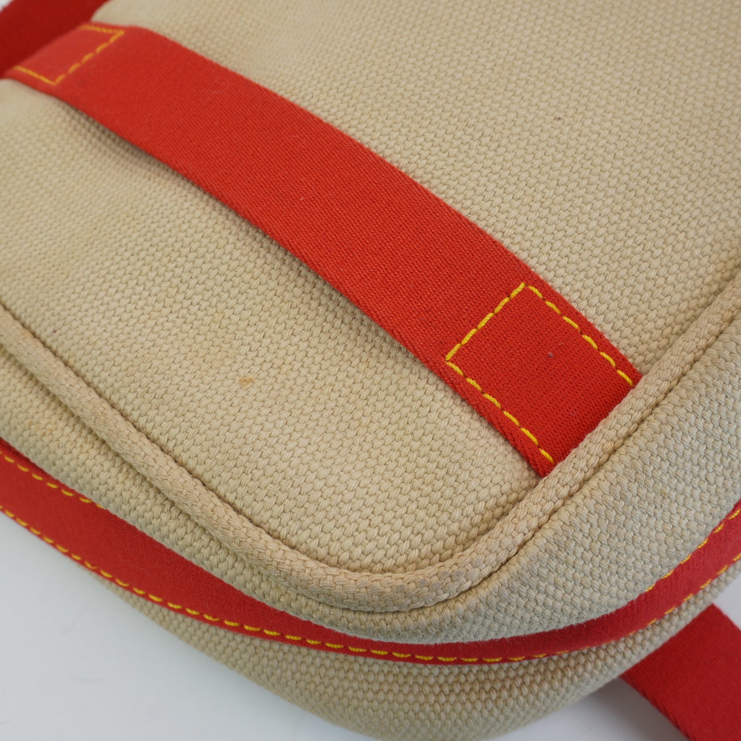Louis Vuitton	Antigua Buzas PM Messenger Bag GHW Medium