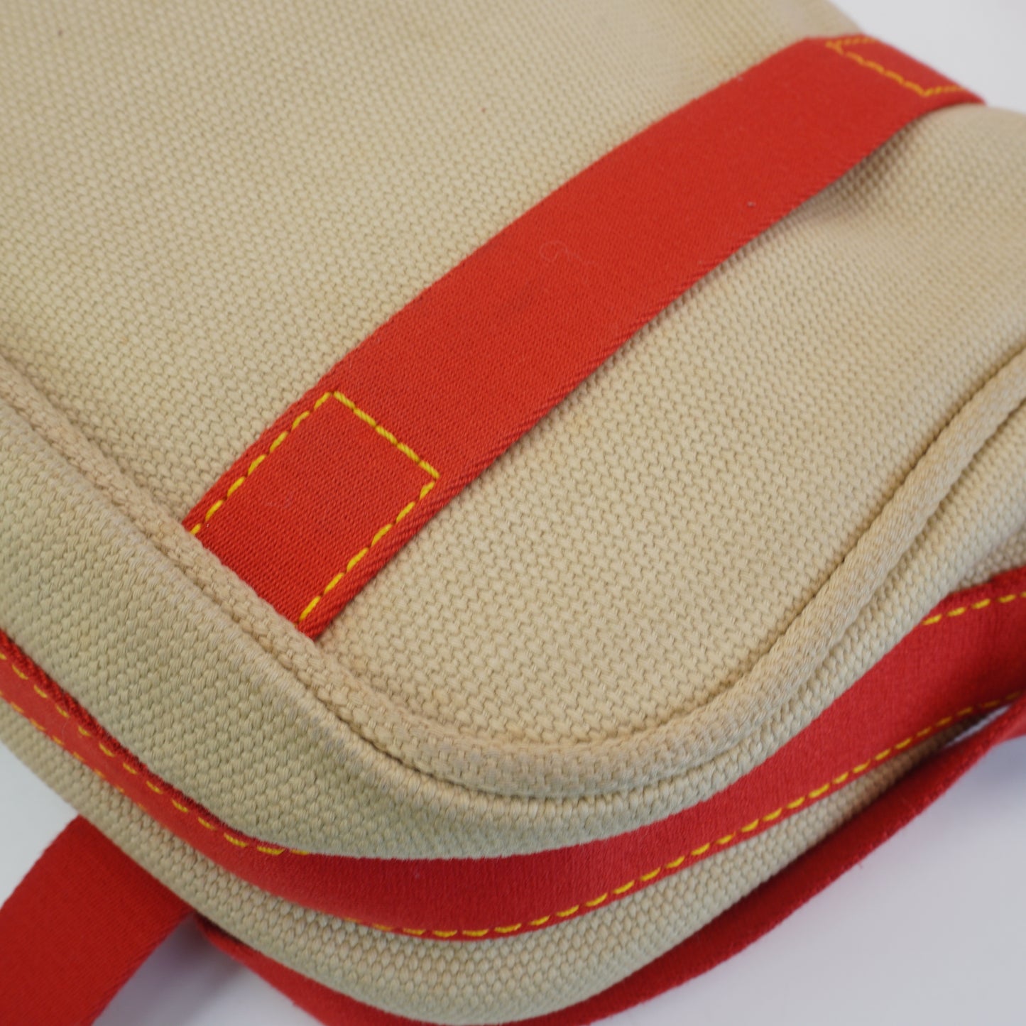 Louis Vuitton	Antigua Buzas PM Messenger Bag GHW Medium