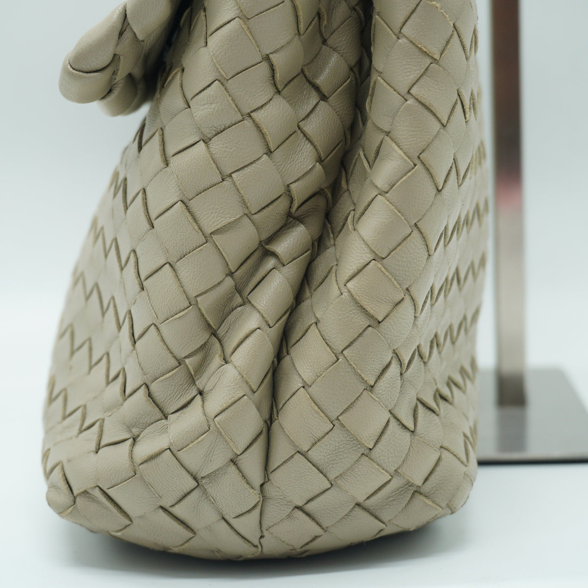 Bottega Veneta Intrecciato Leather clutch Flap shoulder bag medium light grey BHW