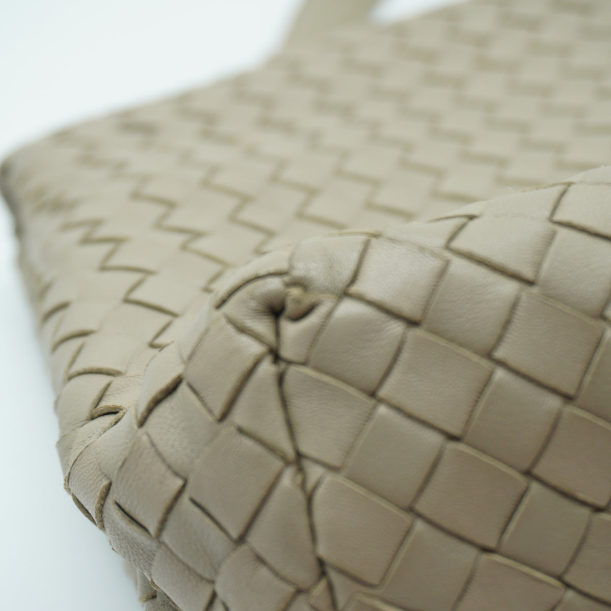 Bottega Veneta Intrecciato Leather clutch Flap shoulder bag medium light grey BHW