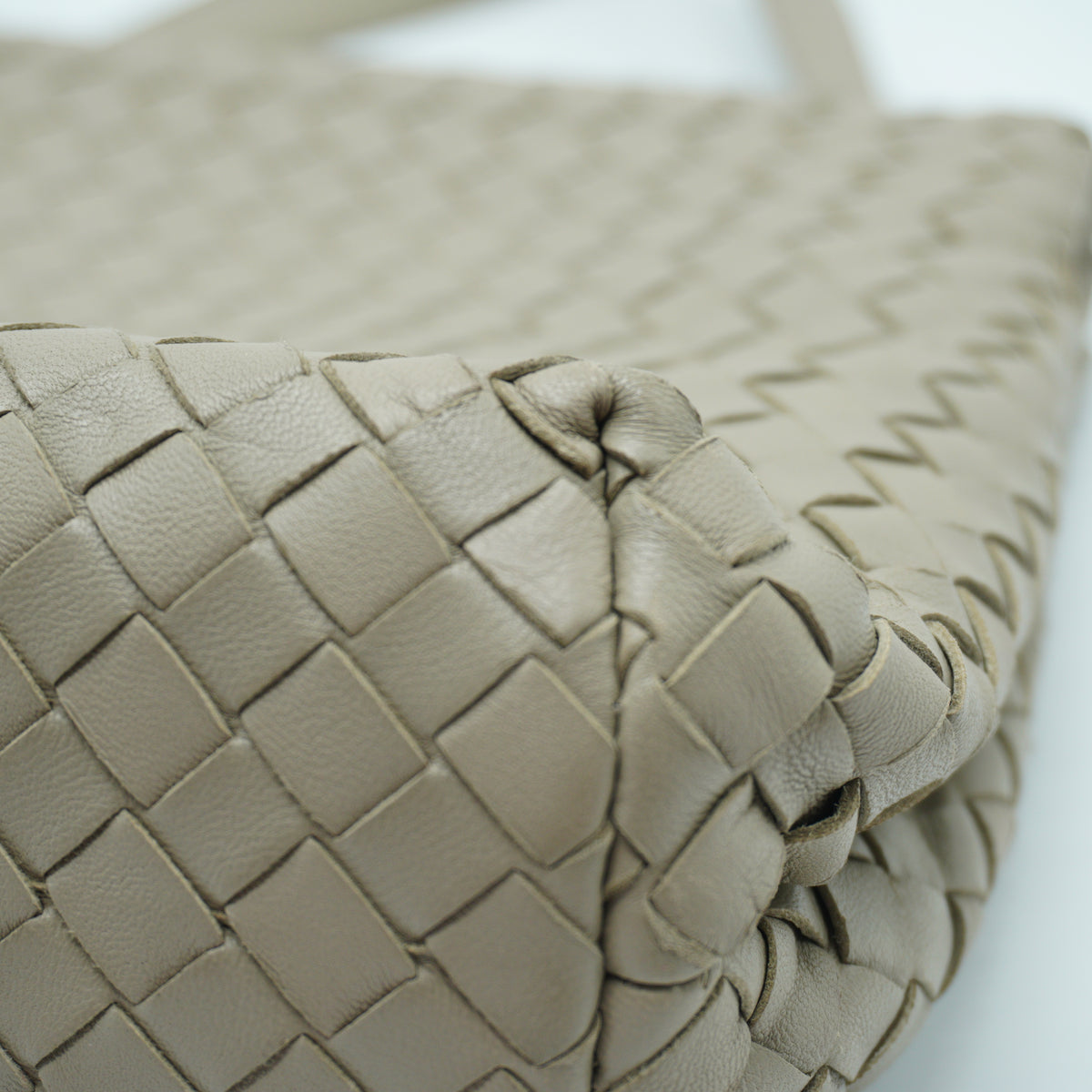 Bottega Veneta Intrecciato Leather clutch Flap shoulder bag medium light grey BHW