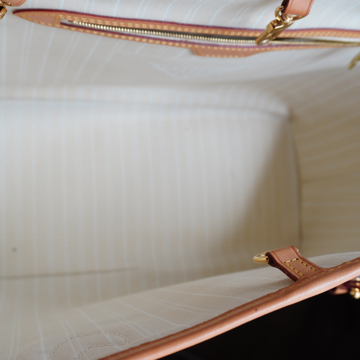 Louis Vuitton	Giant By The Pool NeverFull MM GHW
