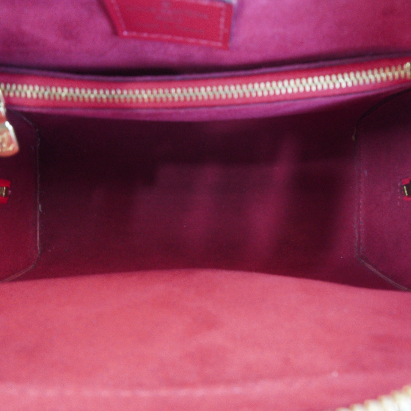 Louis Vuitton	Red Epi Pont Neuf GHW Small
